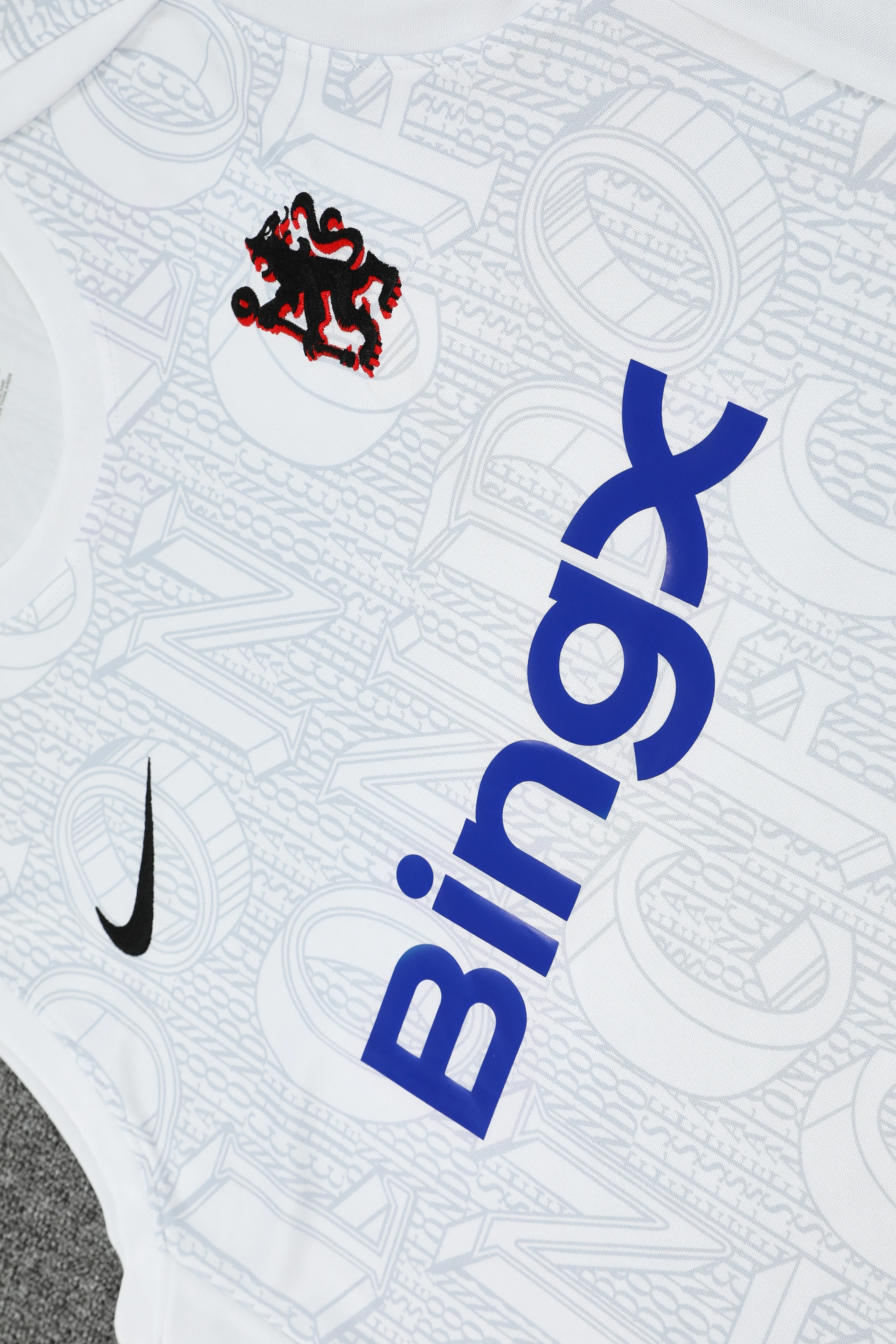 2025-26 Chelsea training vest jersey view 4