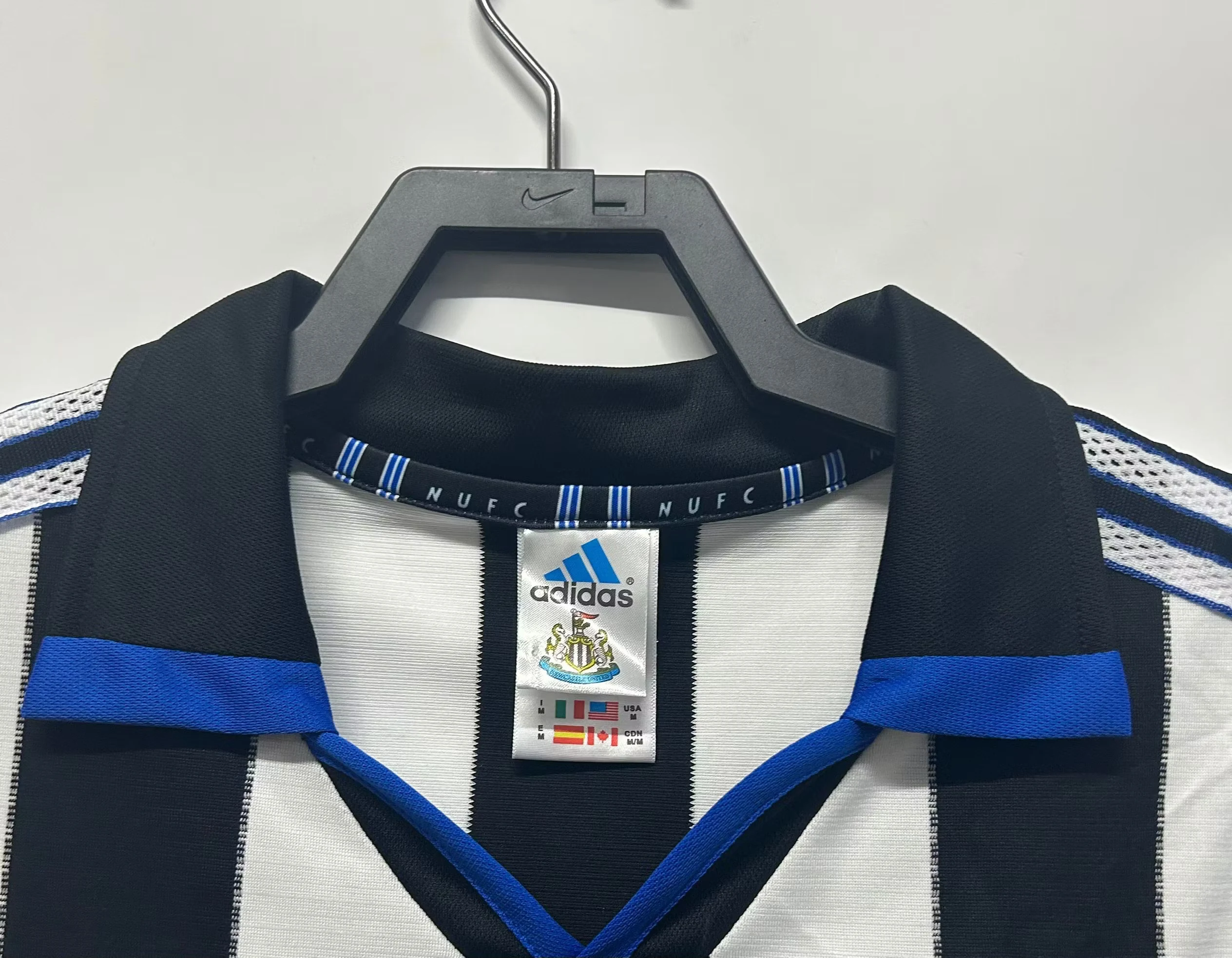 1999-00 Newcastle United Home Retro Jersey view 9