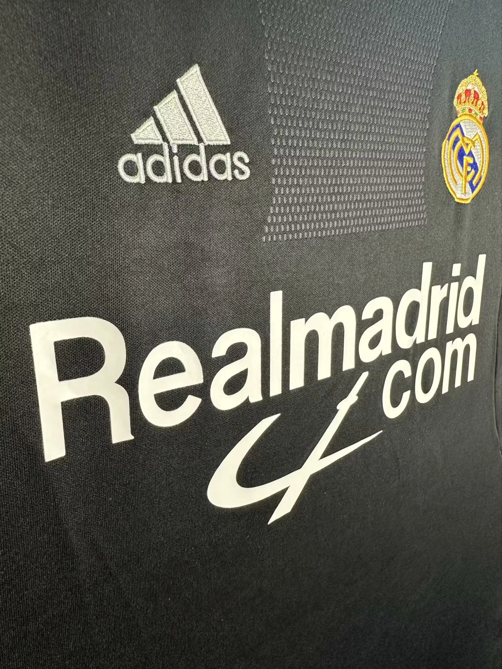 2001-02 Real Madrid Away Retro Jersey view 5
