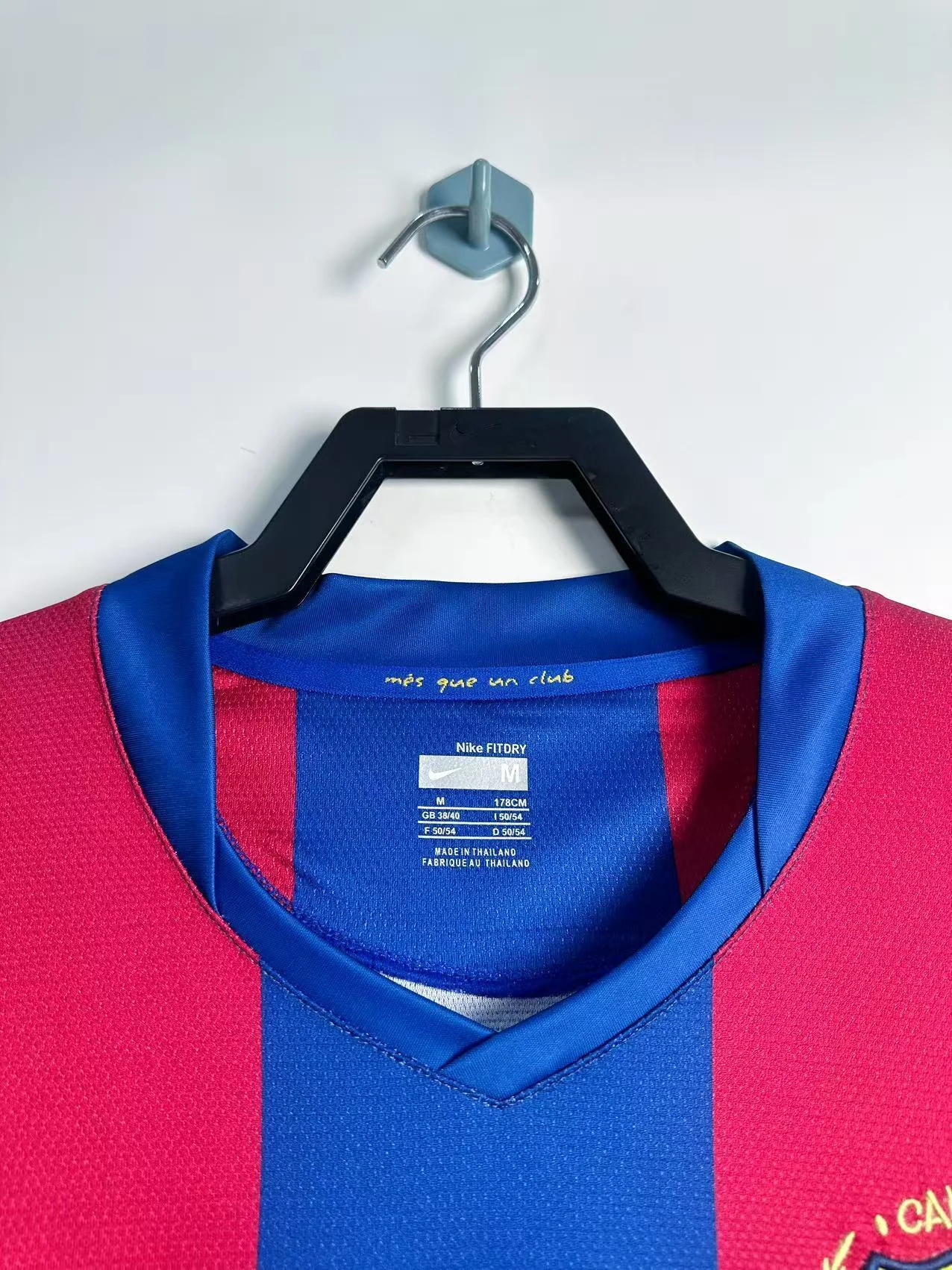 2007-08 Barcelona Home Long-Sleeve Retro Jersey view 3