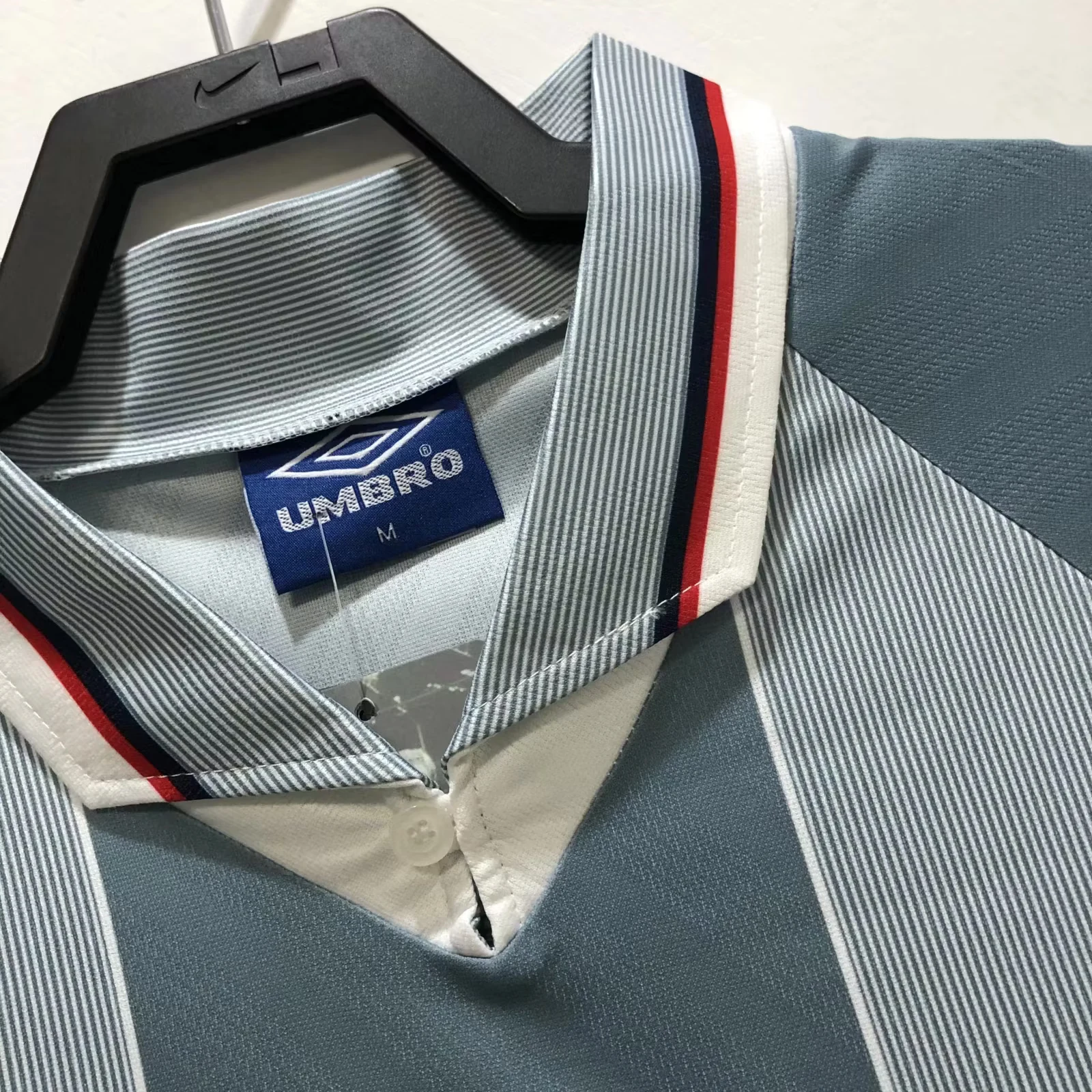 1996 England Away Retro Kit view 8