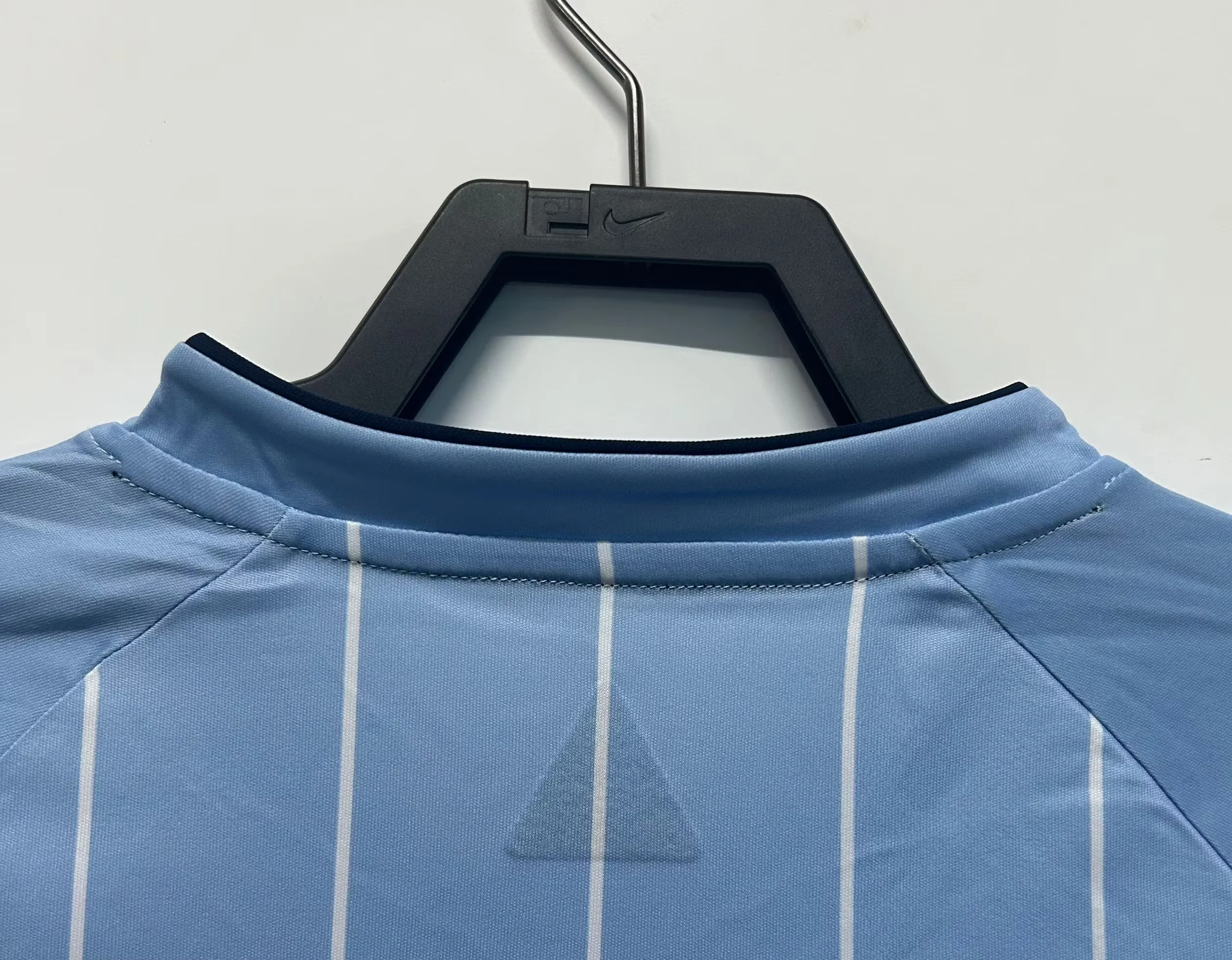 2007-08 Manchester City Home Retro Jersey view 7
