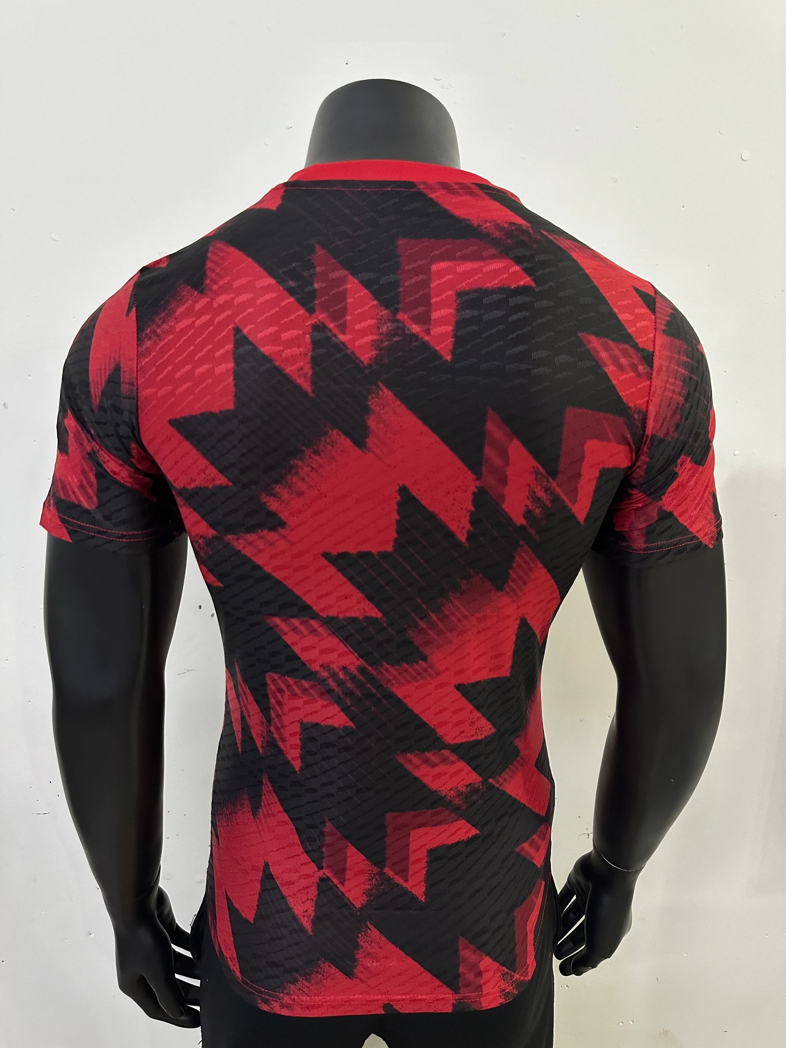 2025-26 Manchester United Training Jersey – Player Version view 2