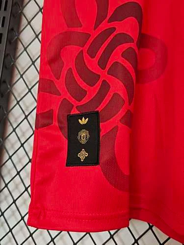 2026-27 Manchester United Training Kit - Fan Edition view 3