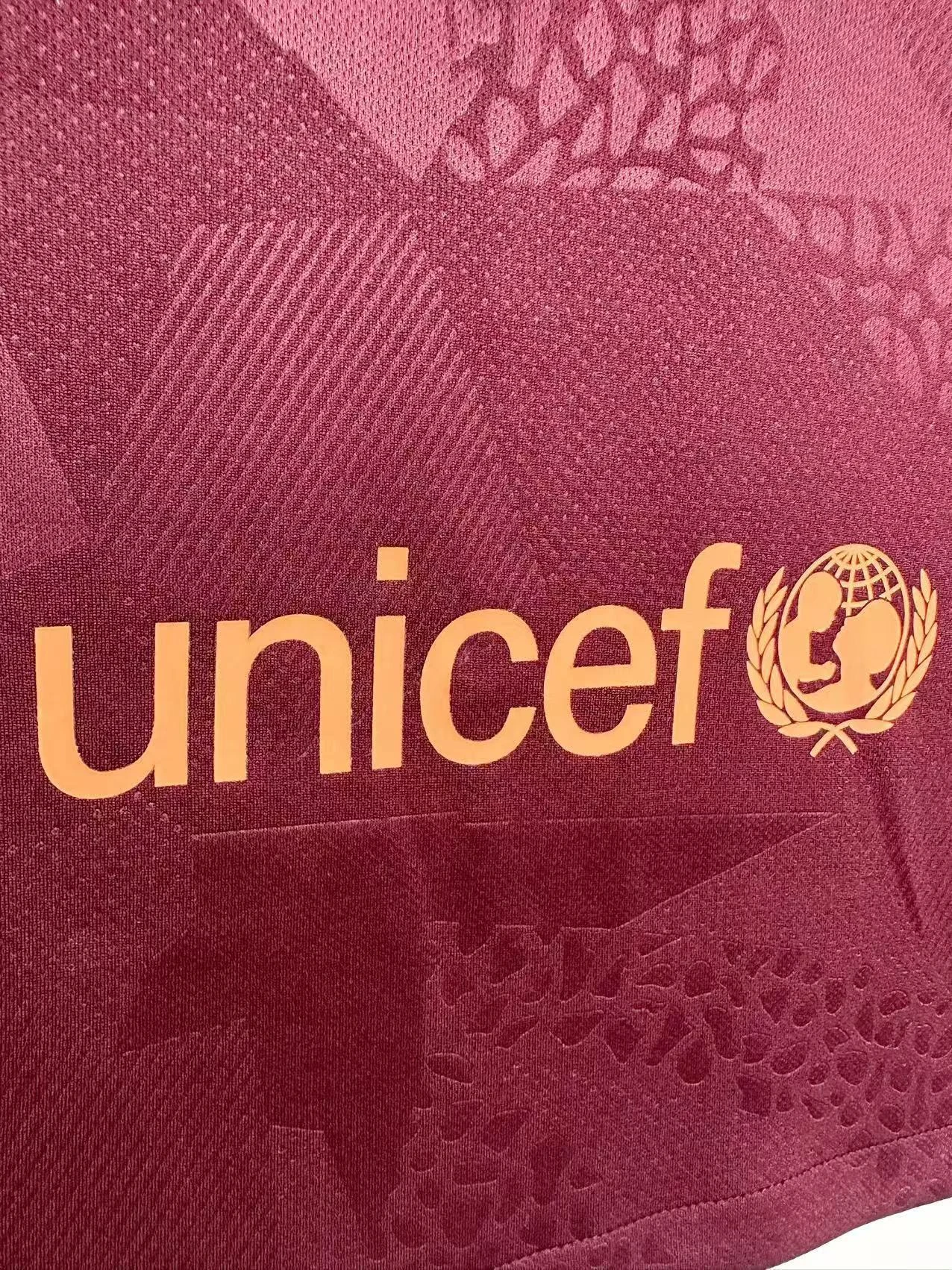 2017-18 Barcelona Away Retro Jersey view 5