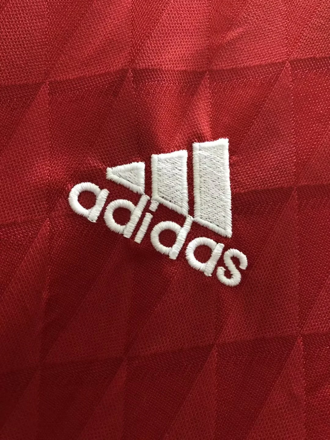 2010 Liverpool Home Retro Jersey view 9