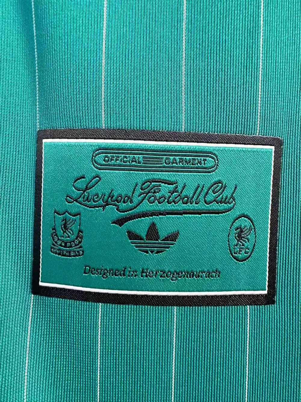 2025-26 Liverpool Retro Kit view 5
