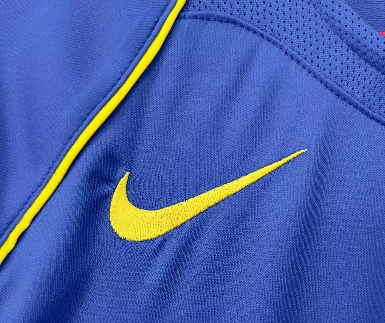2004-05 Arsenal Away Retro Shirt view 9