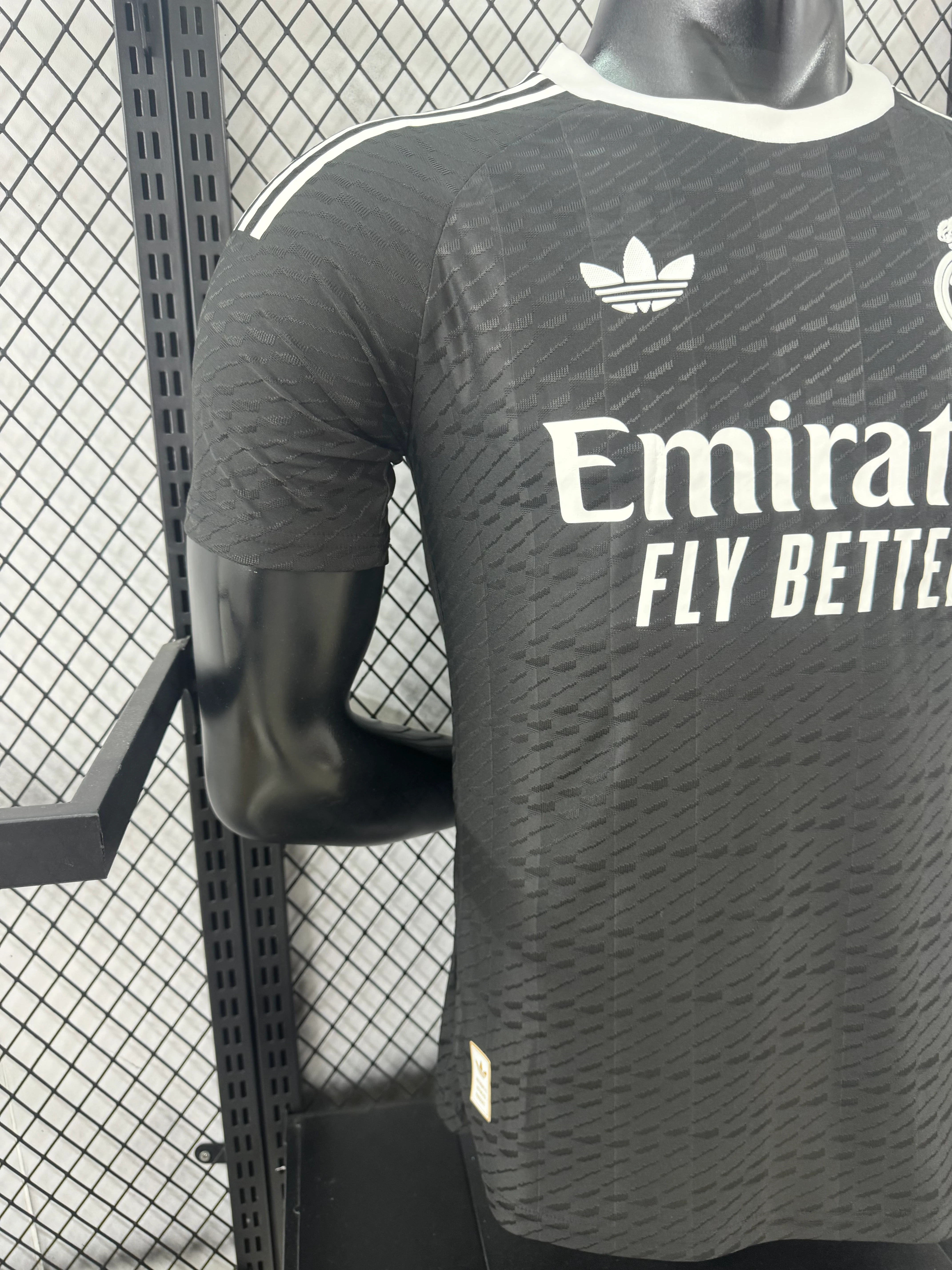 2025-26 Real Madrid Goalkeeper Jersey – Player Version view 8