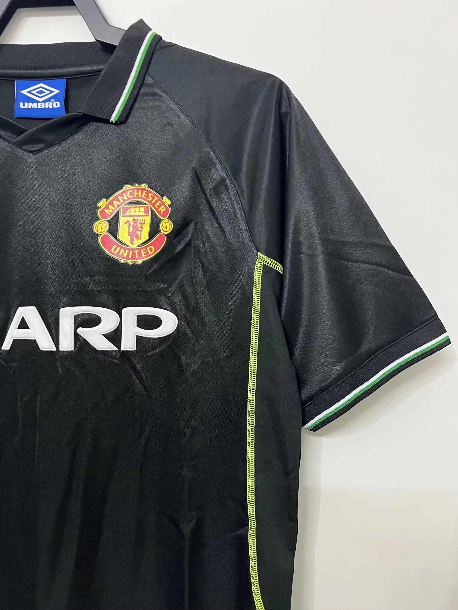 1998-99 Manchester United Second Away Retro Jersey view 6