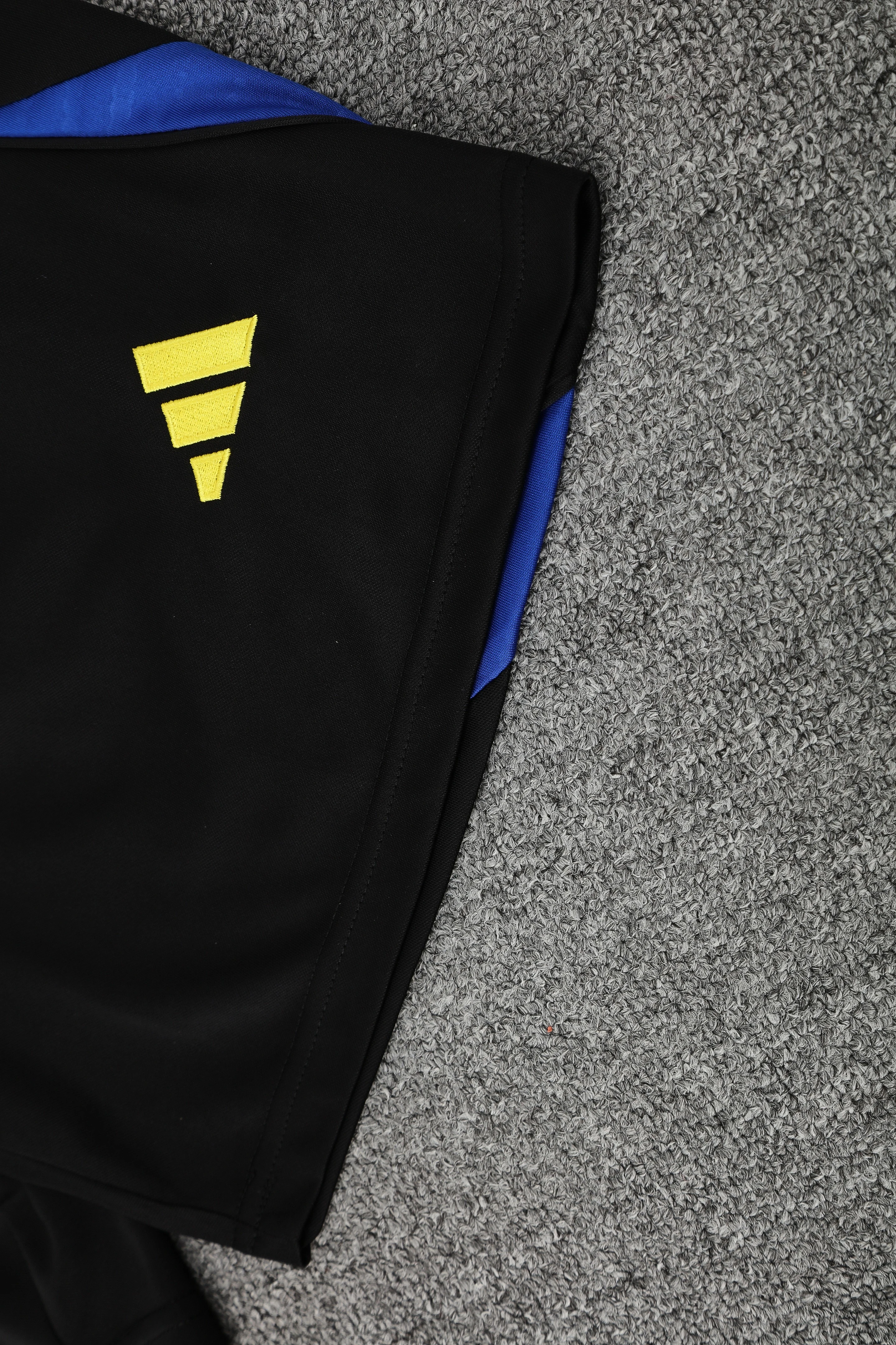 2025-26 Manchester United training vest jersey view 13