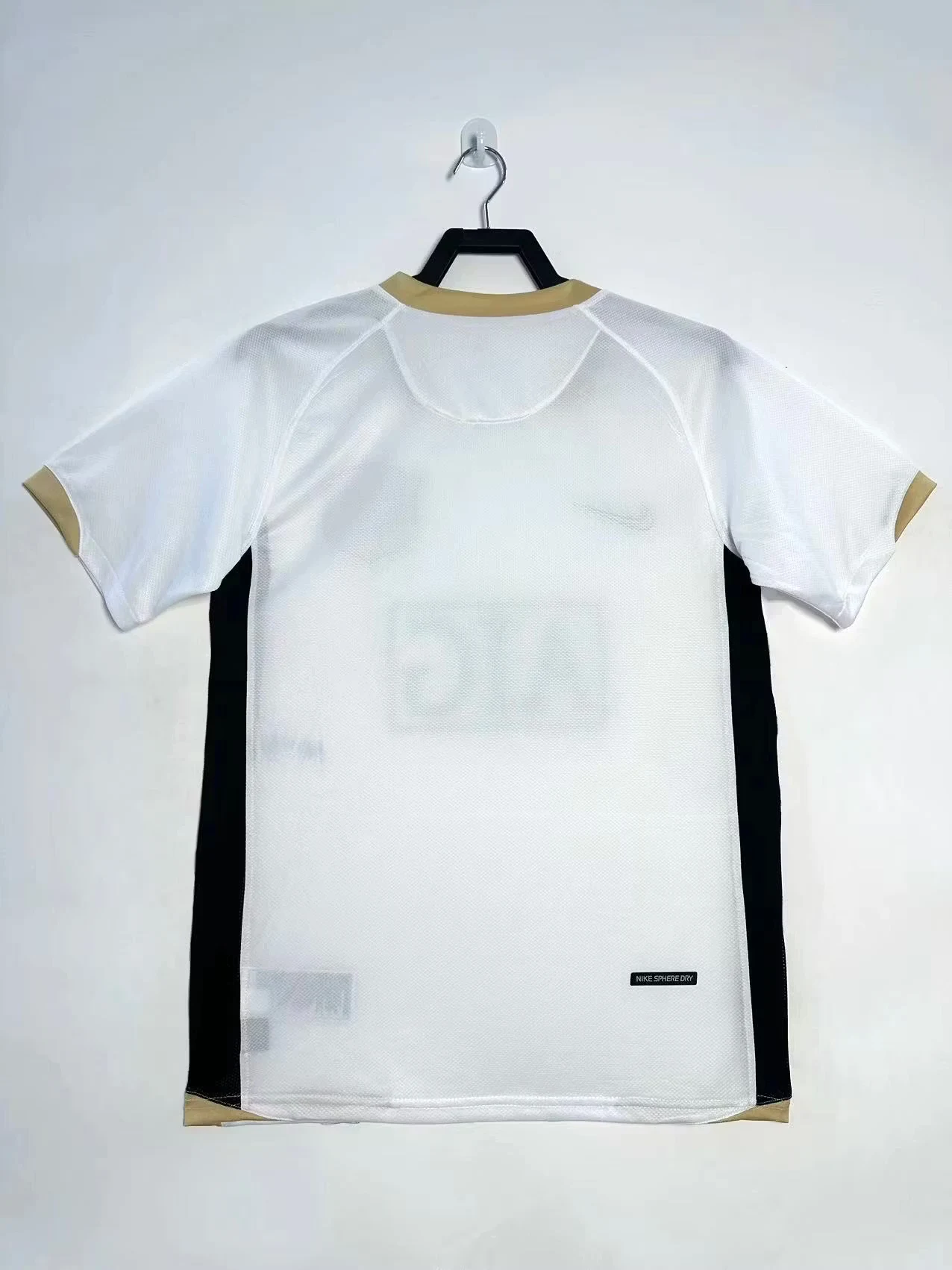 2006-07 Manchester United Away Retro Shirt view 2