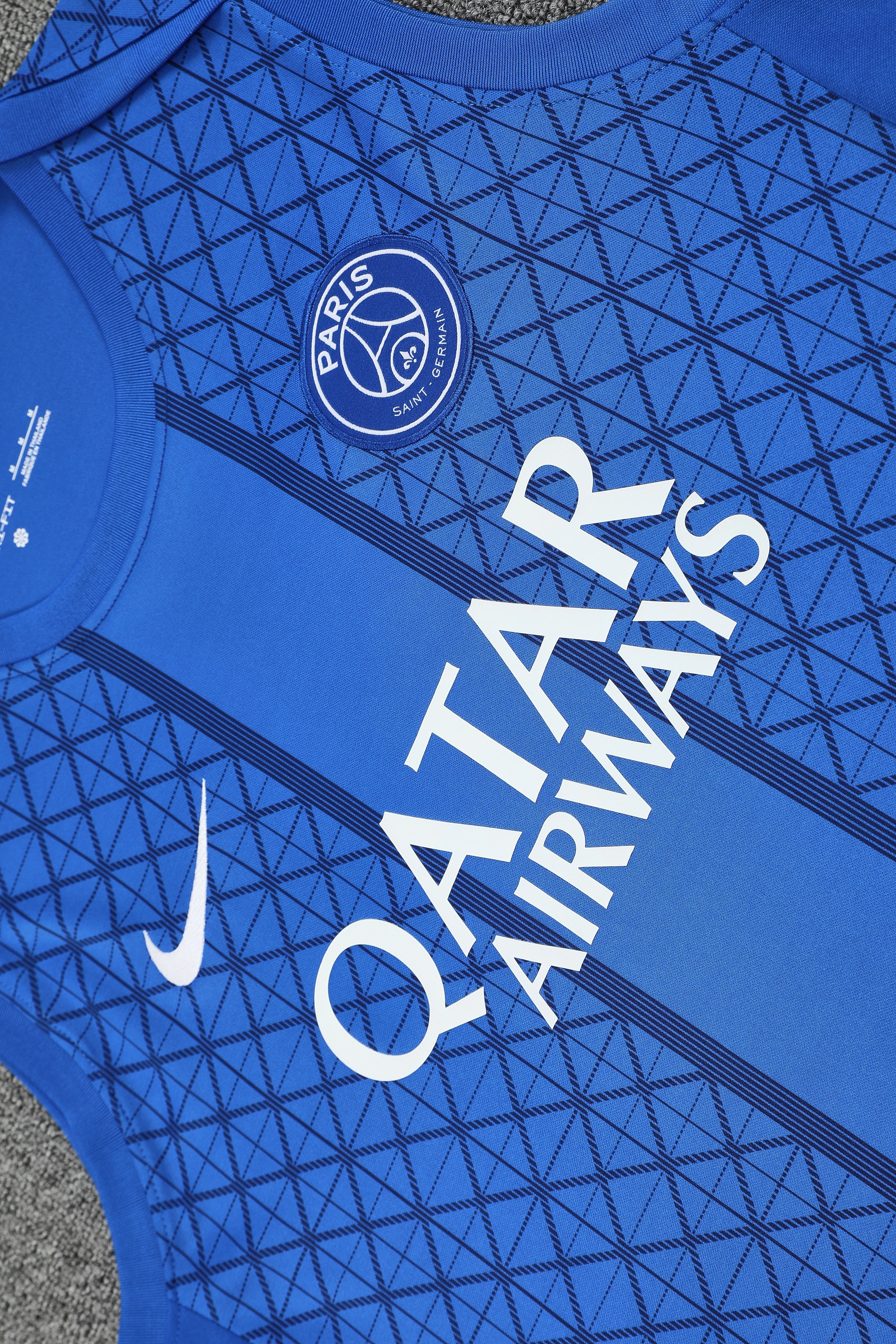2025-26 Paris Saint-Germain training vest jersey view 5