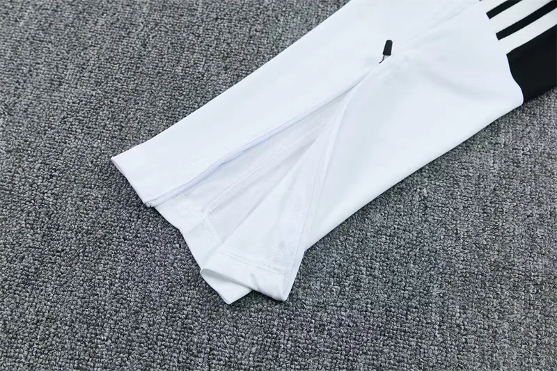 2026-27 Juventus White Half-Zip Long-Sleeve Training Kit view 3