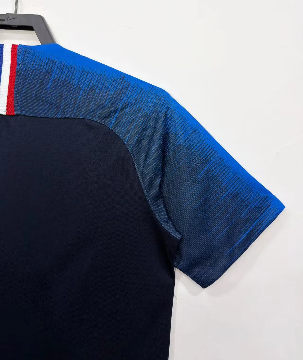 2018 France Home Retro Jersey view 3