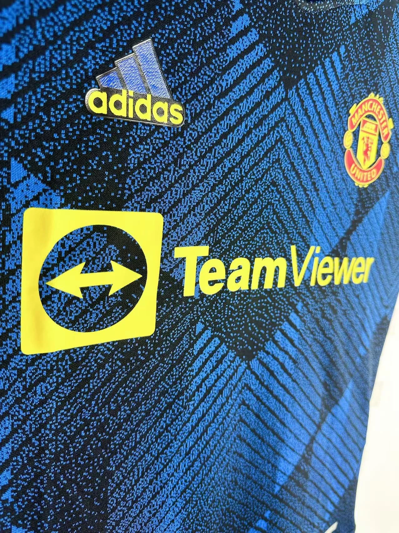 2021-22 Manchester United Away Retro Shirt - Player Edition view 3