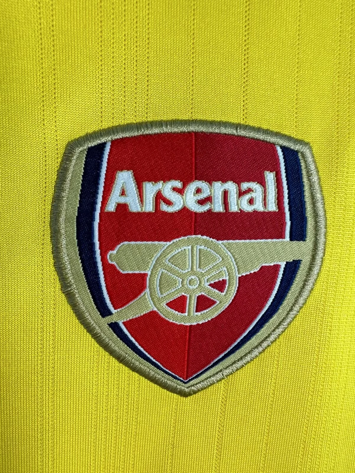 2005-06 Arsenal Away Retro Shirt view 4