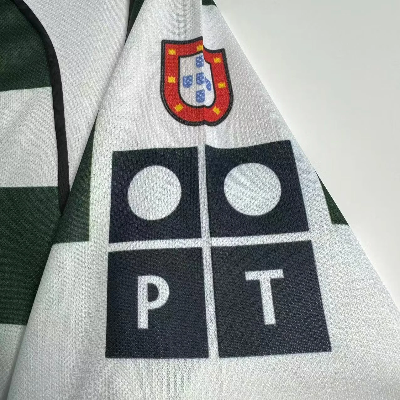2001-03 Lisbon Home Retro Jersey view 5