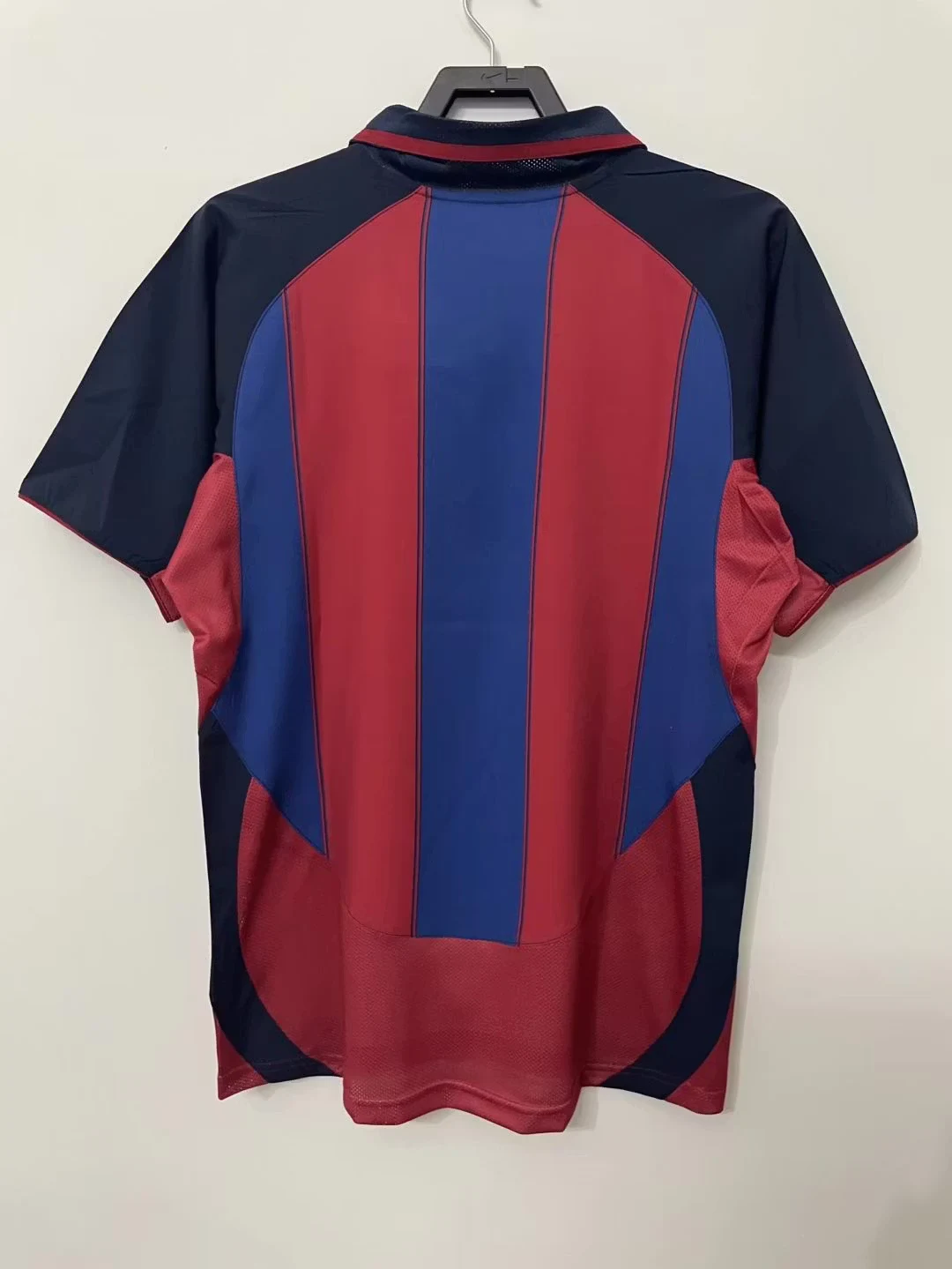 2003-04 Barcelona Home Retro Jersey view 2