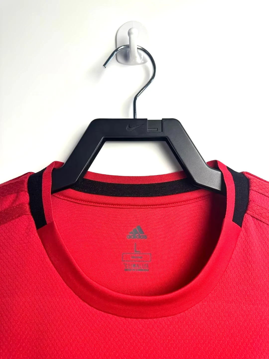 2019-20 Manchester United Home Retro Shirt view 9