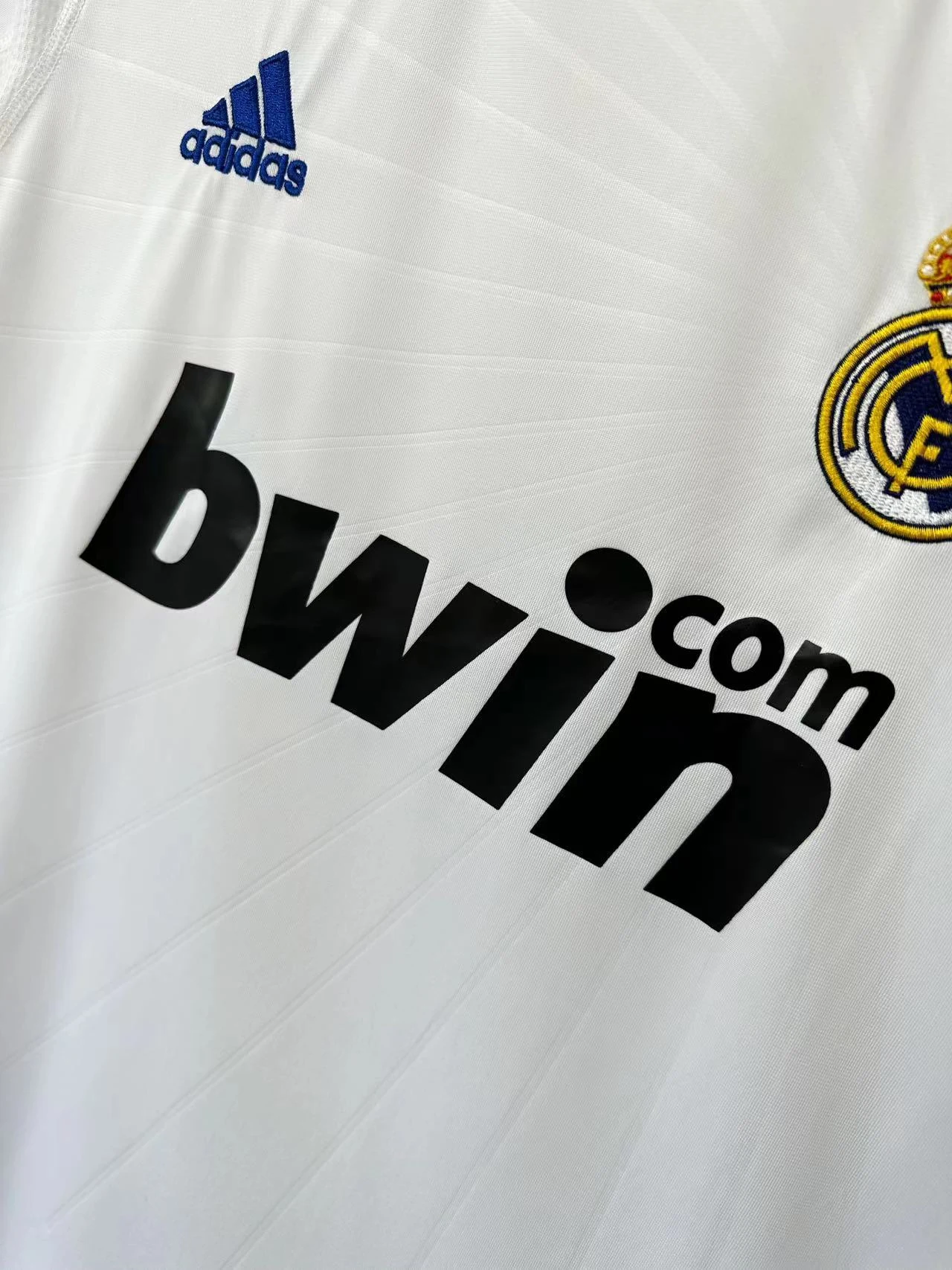 2010-11 Real Madrid Home Retro Jersey view 8