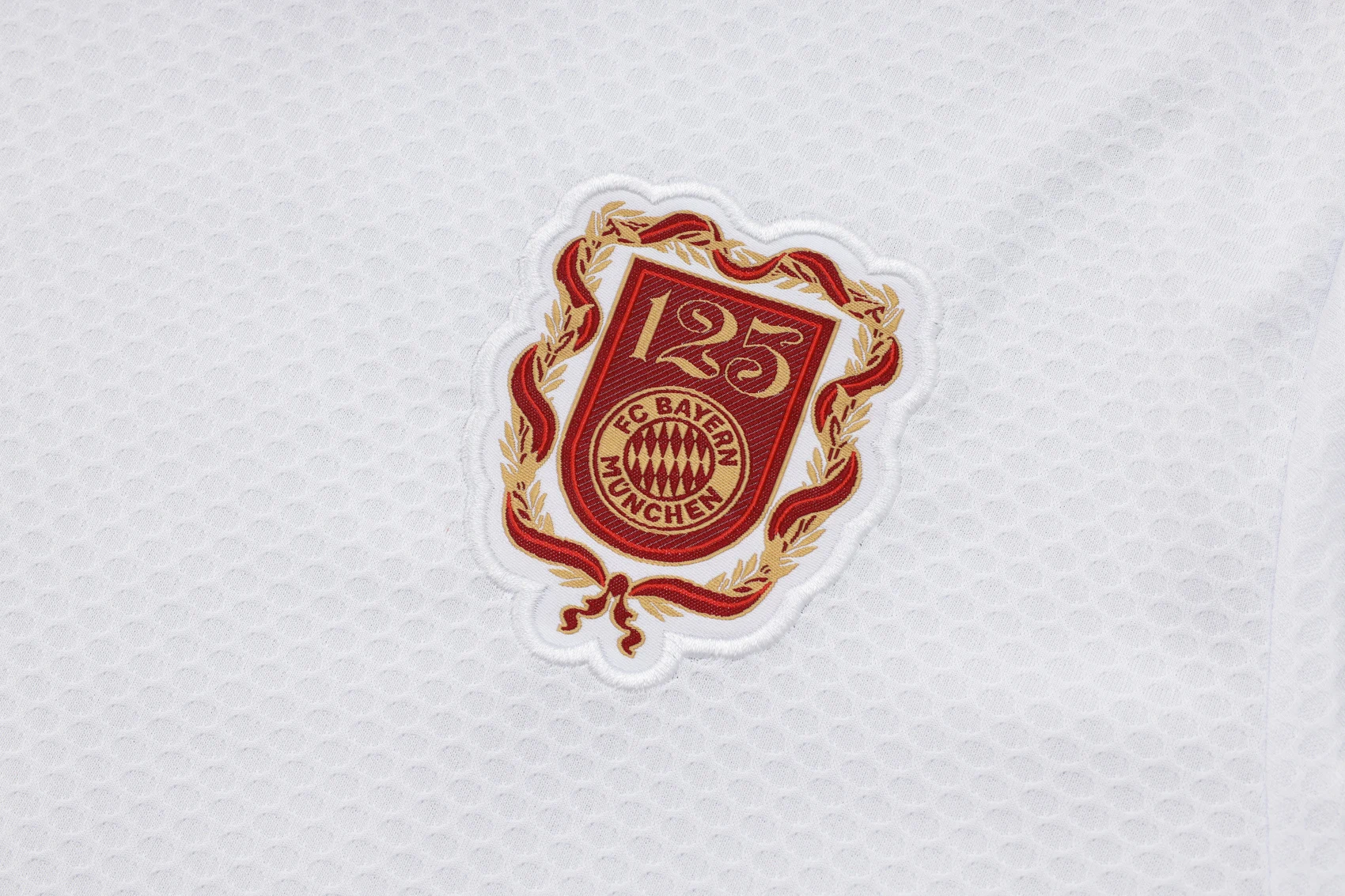 2025-26 Bayern Munich White Short-Sleeve T-Shirt 125th Anniversary Edition view 5