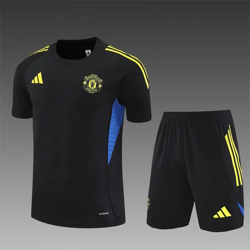 2025-26 Manchester United black short-sleeved training jersey