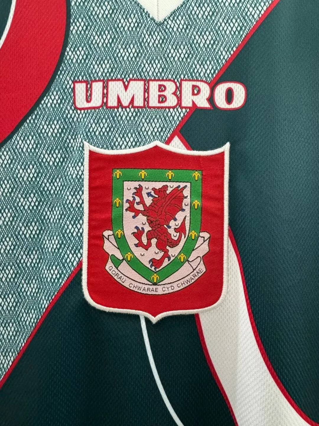 1994-95 Wales Away Retro Kit view 5