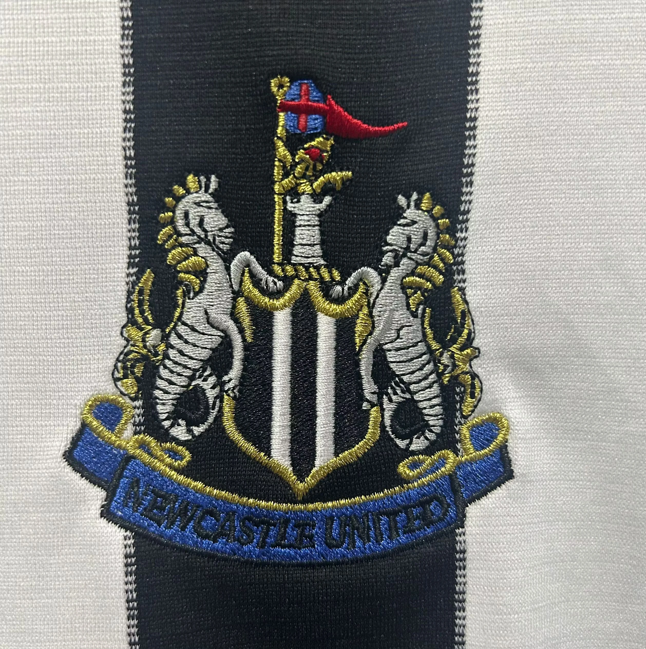 2000-01 Newcastle United Home Retro Jersey view 8