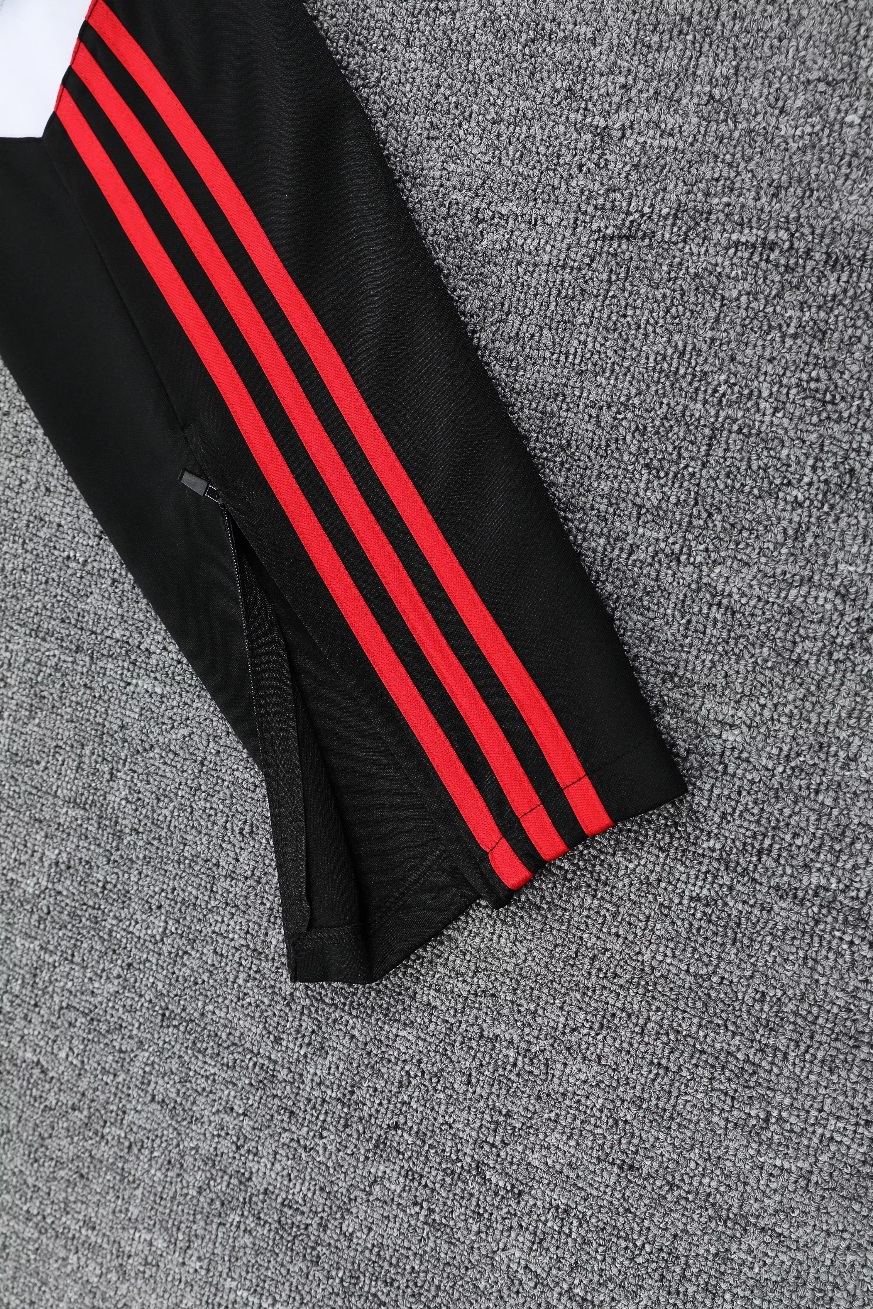 2025-26 Manchester United Black Training Hooded Jersey view 11
