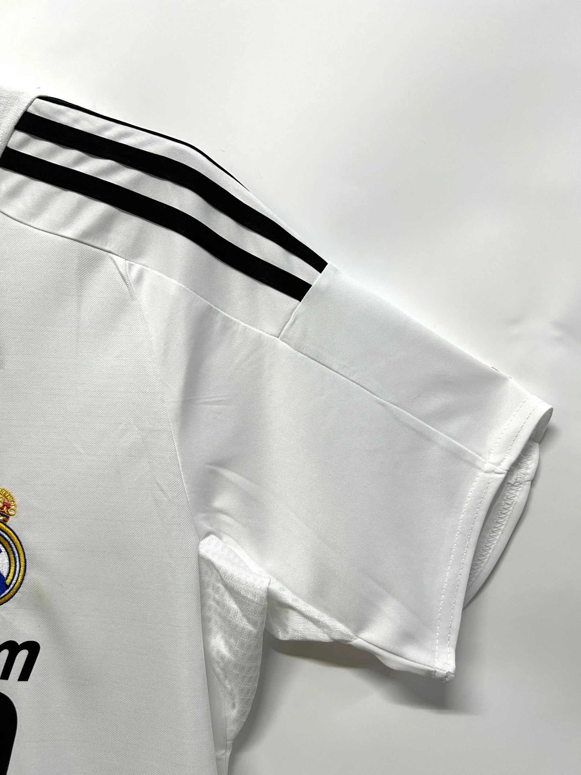 2008-09 Real Madrid Home Retro Jersey view 4