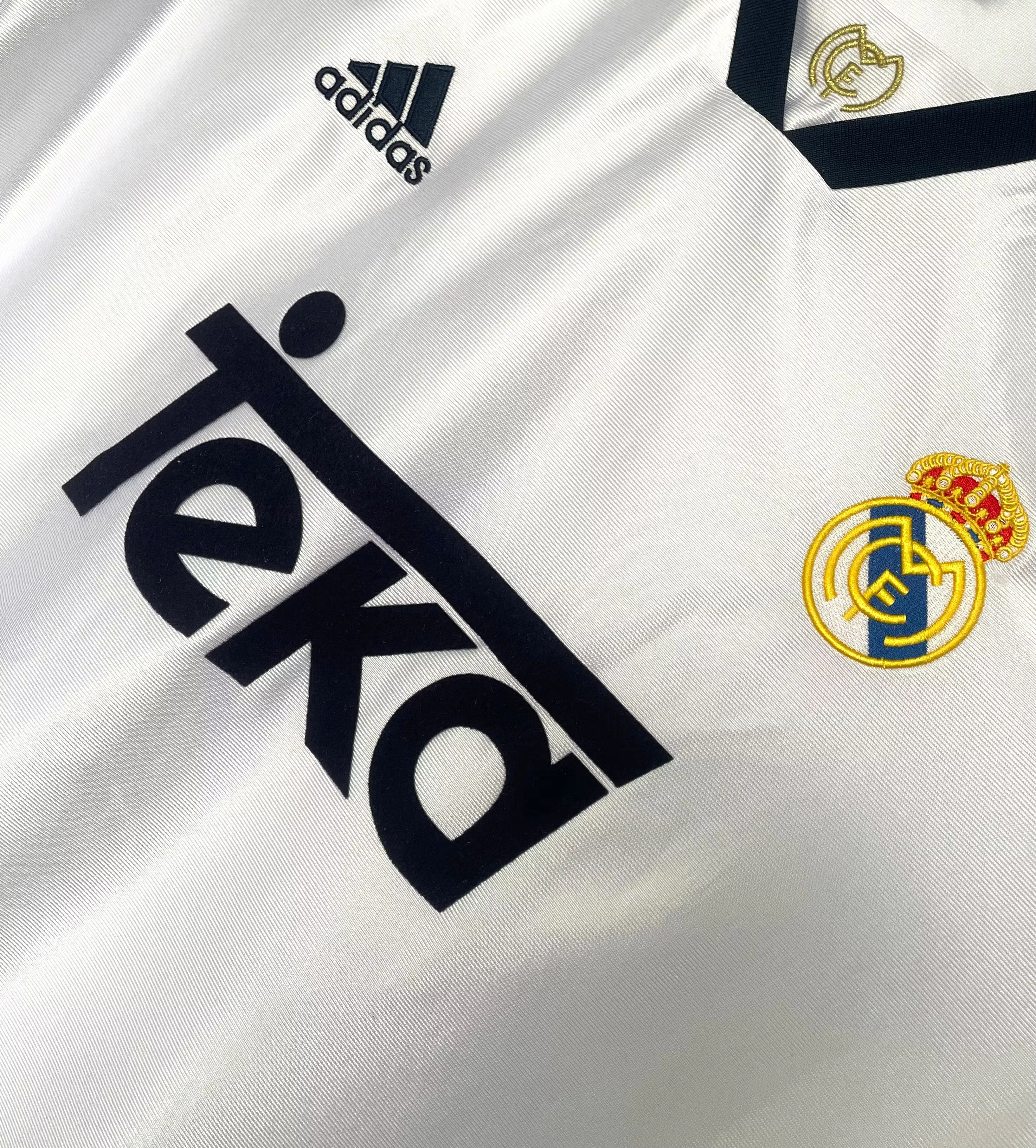 1998-00 Real Madrid Home Retro Jersey view 8
