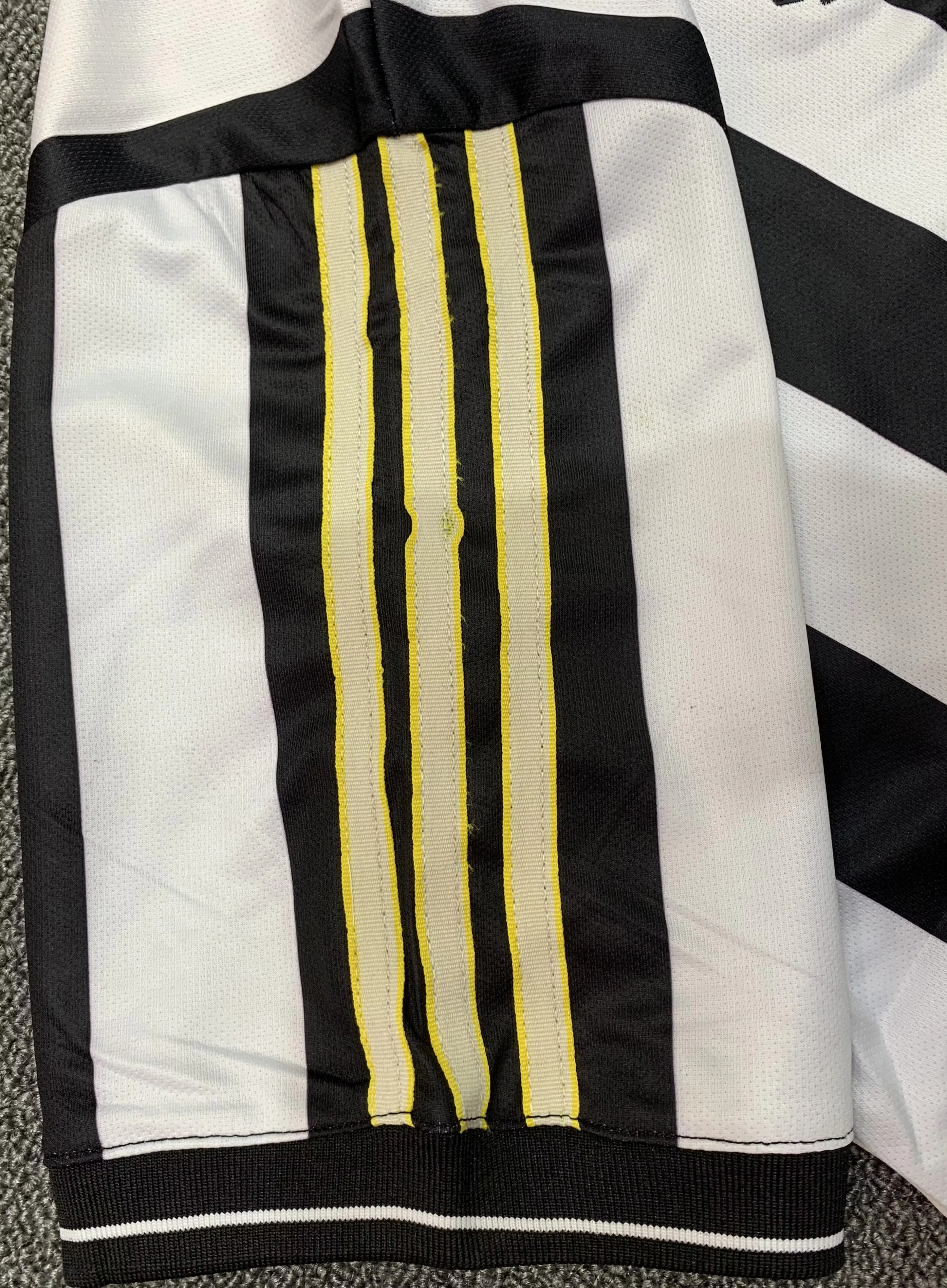 1997-99 Newcastle United Home Retro Shirt view 4