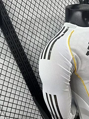 2025-26 Real Madrid Main Long Sleeve Jersey - Players view 8
