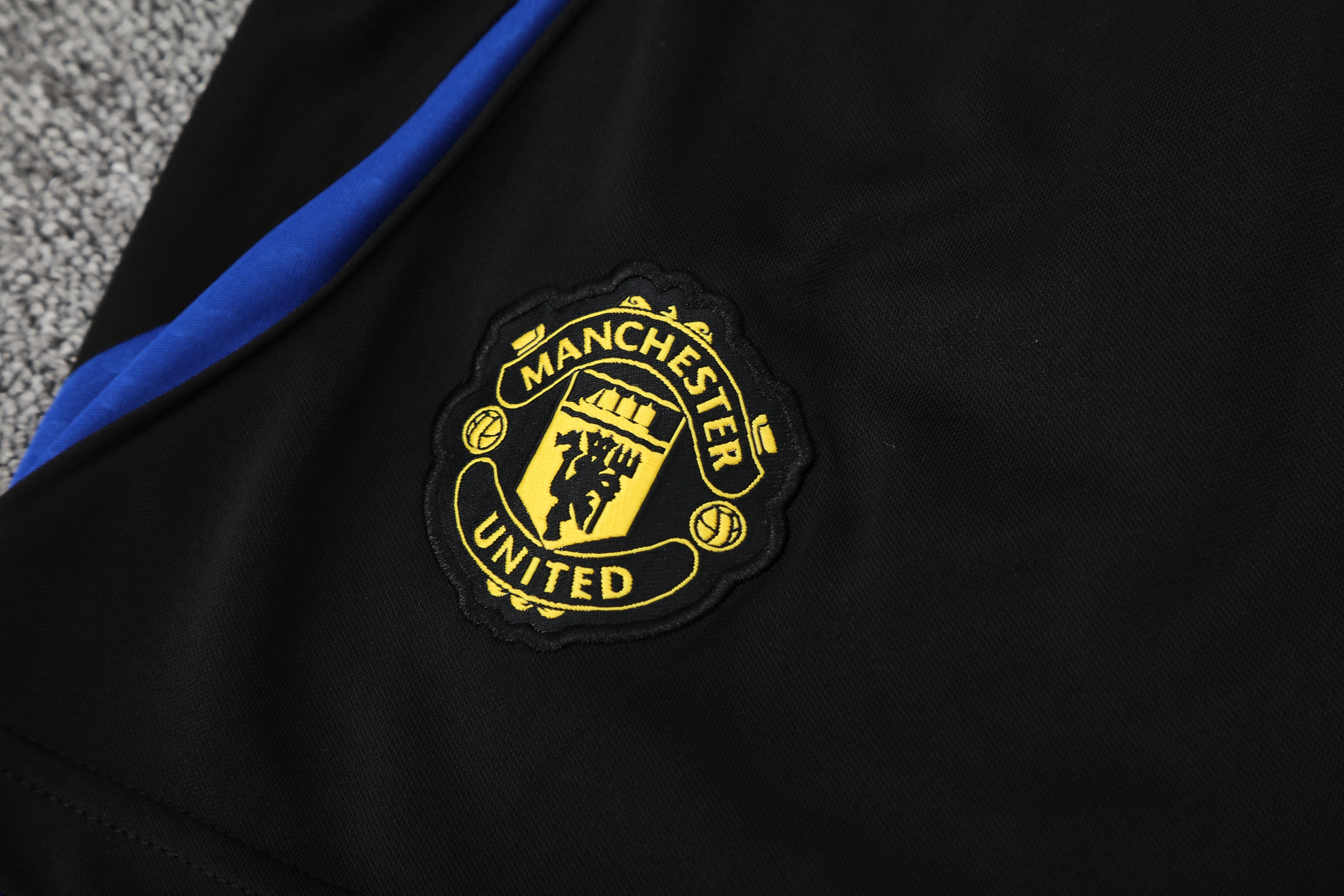 2025-26 Manchester United training vest jersey view 5