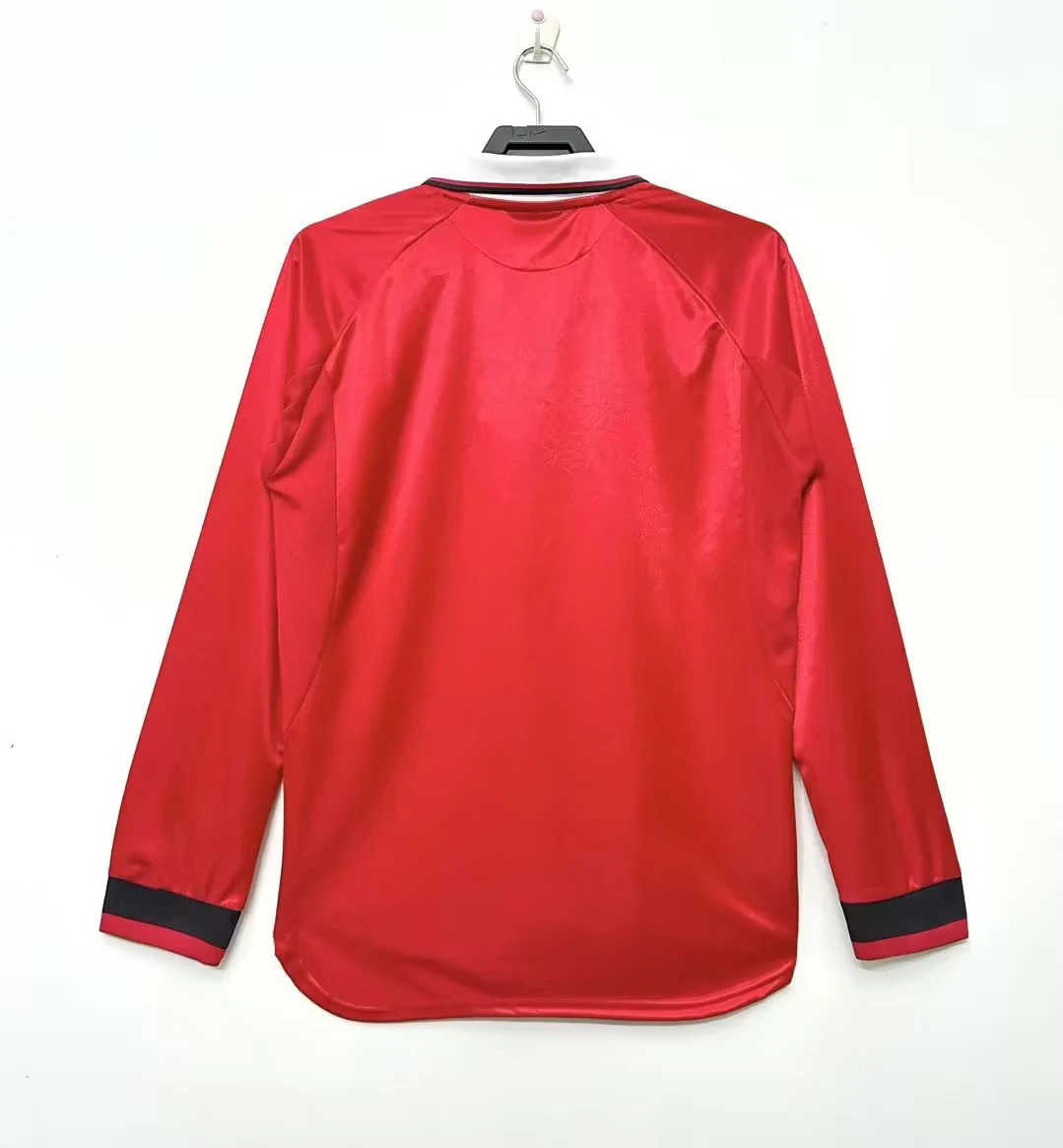 1999-00 Manchester United Home Long Sleeve Retro Shirt view 2