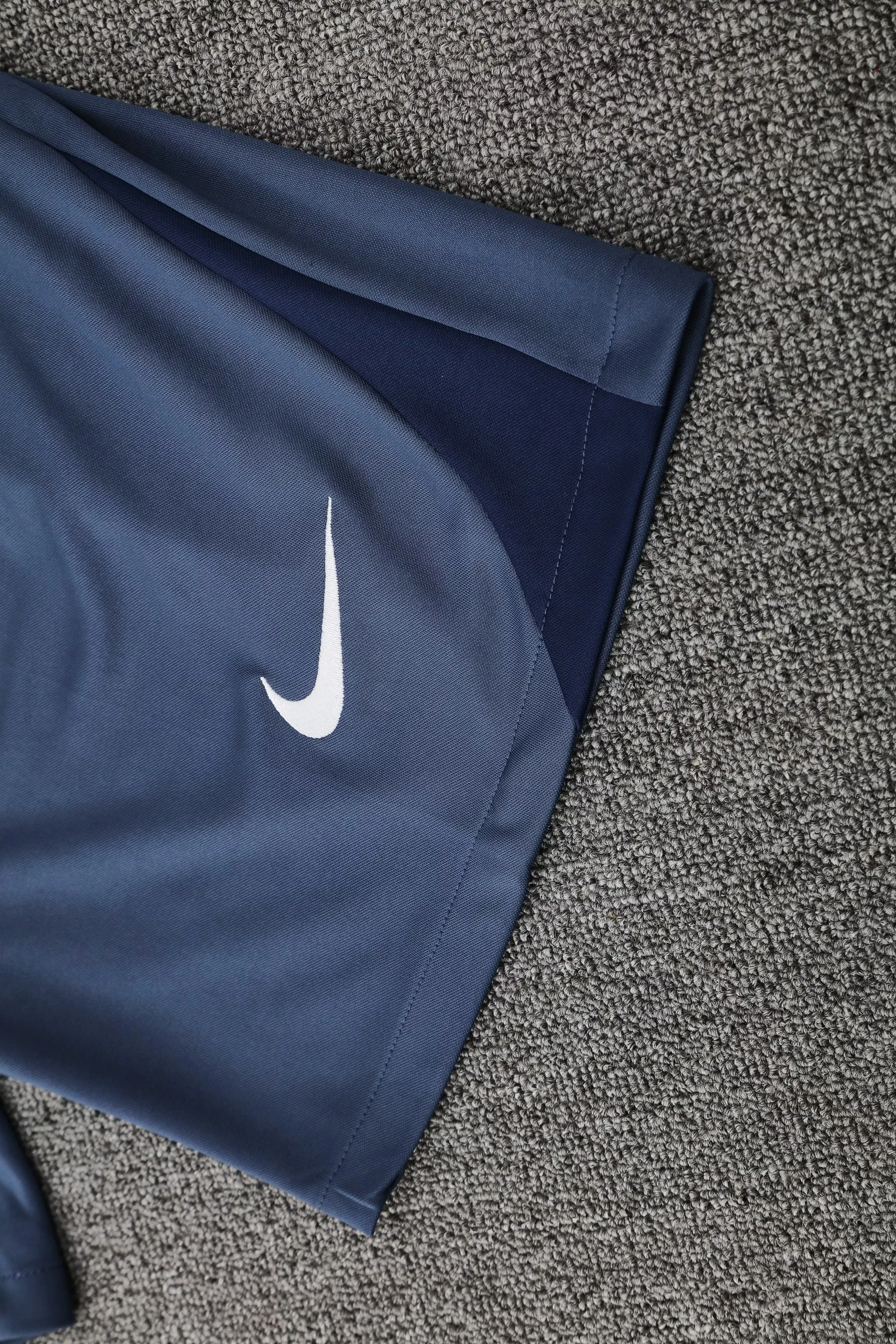 2025-26 Paris Saint-Germain training vest jersey view 16