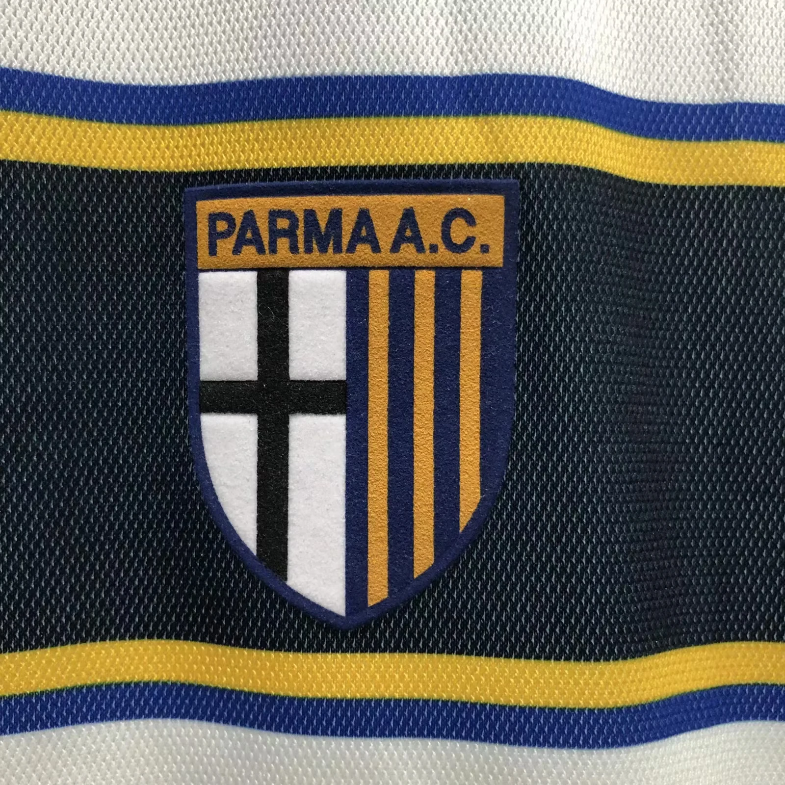 2002-03 Parma Away Retro Jersey view 3