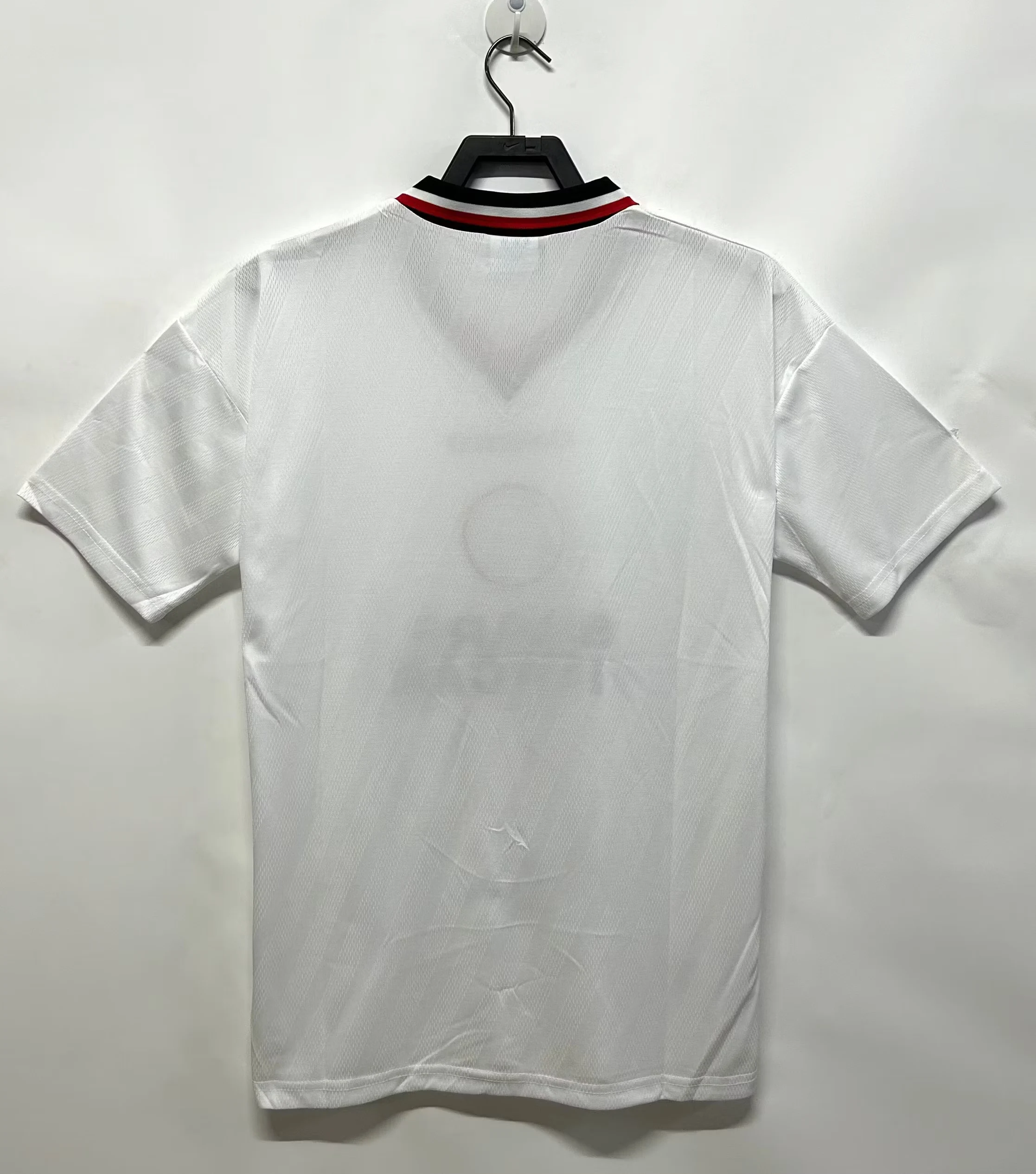 1996-97 Manchester United Away Retro Shirt view 2