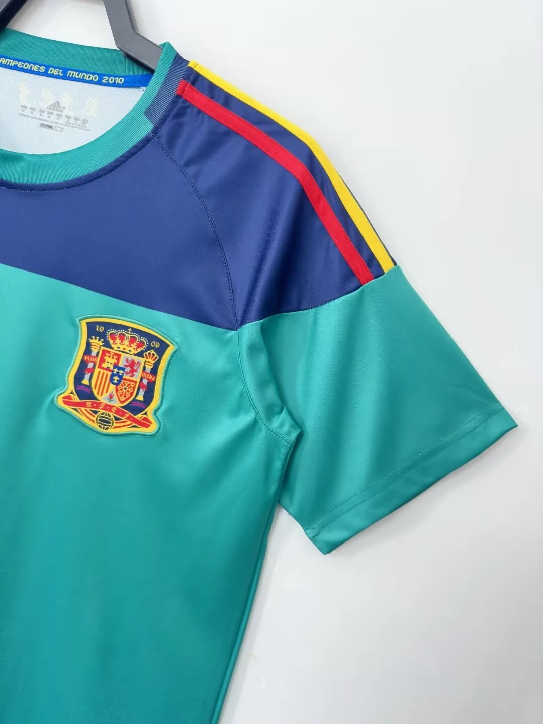 2010 Spanish goalkeeper retro jersey view 5