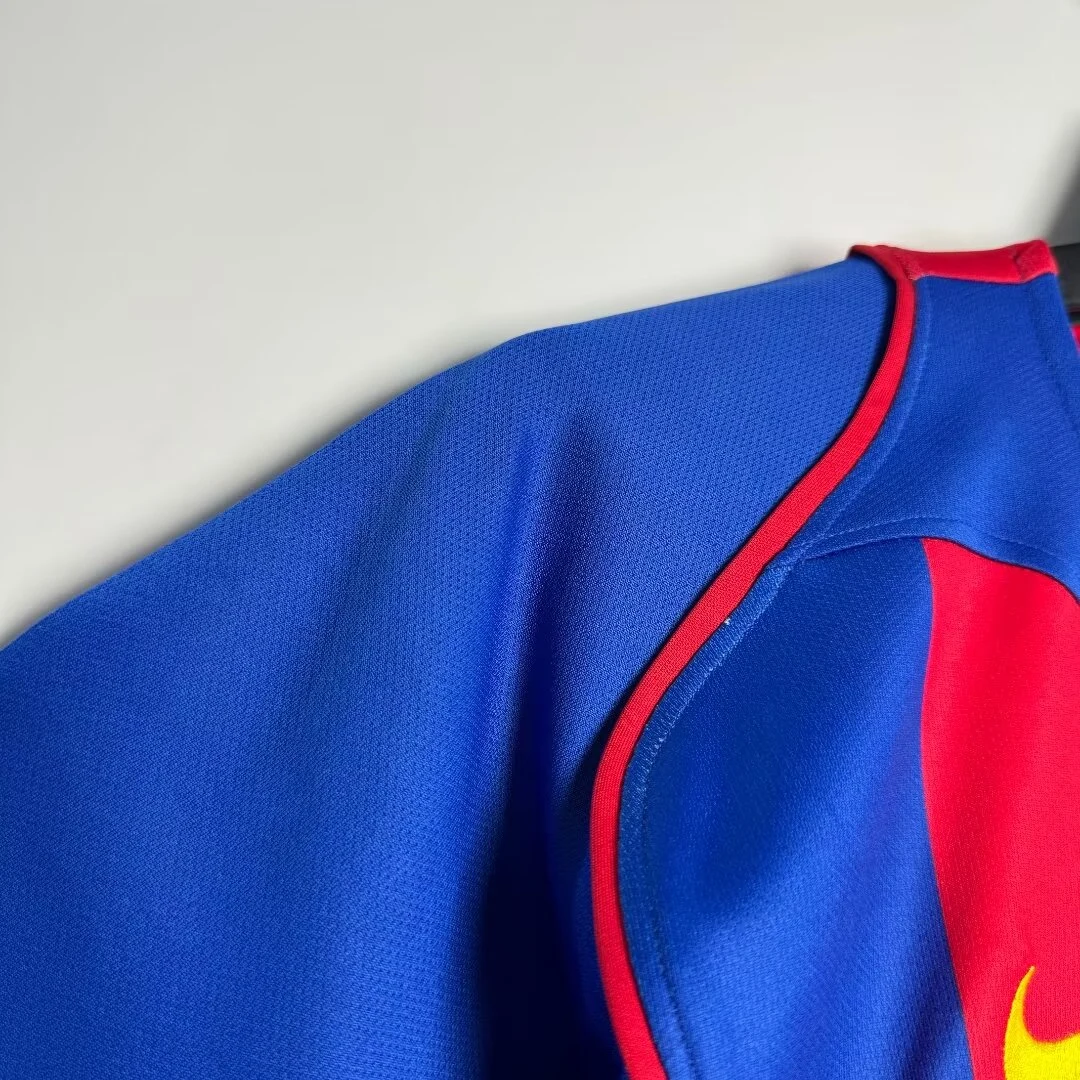 2004-05 Barcelona Home Retro Jersey view 3