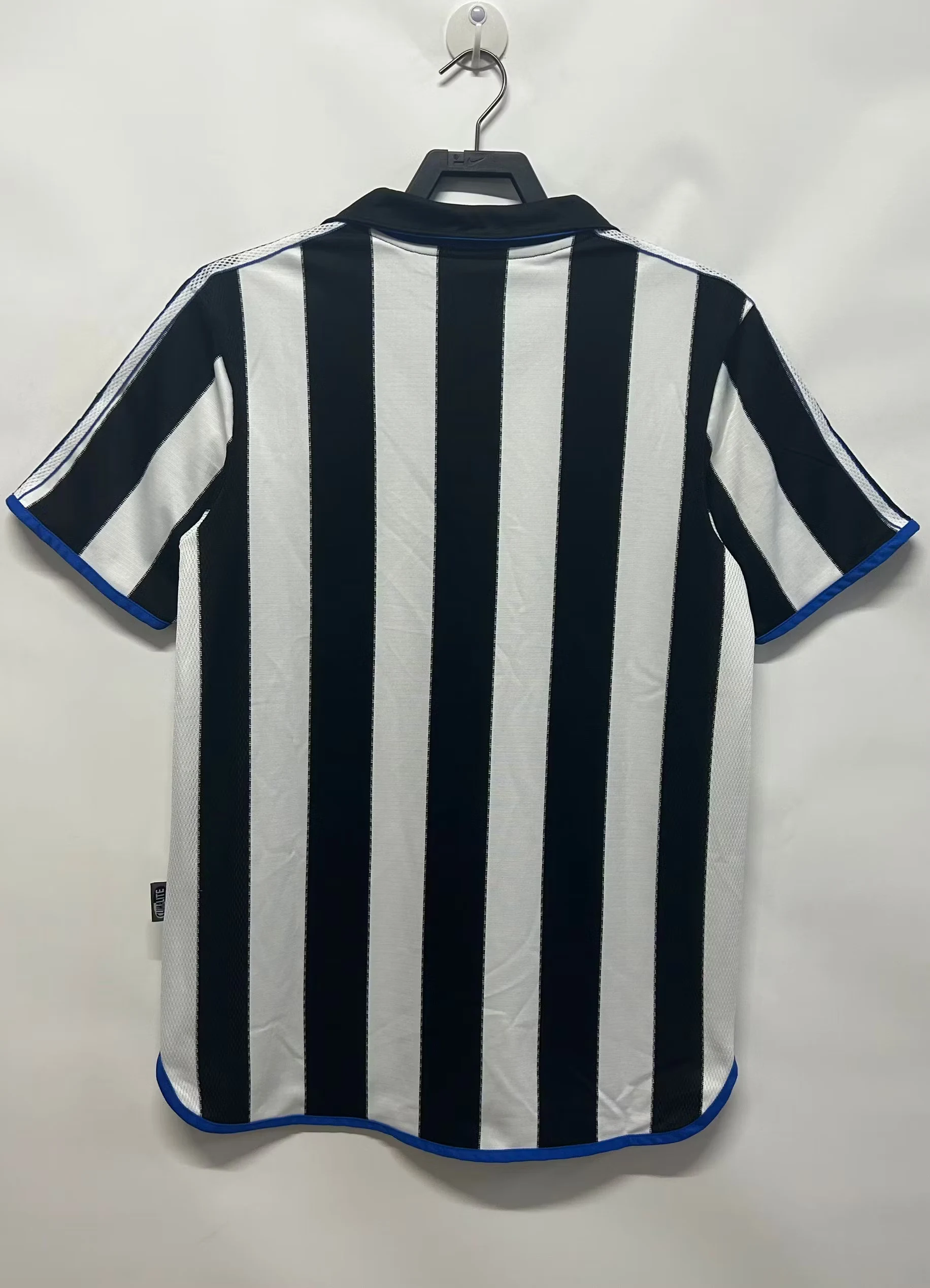 1999-00 Newcastle United Home Retro Jersey view 2