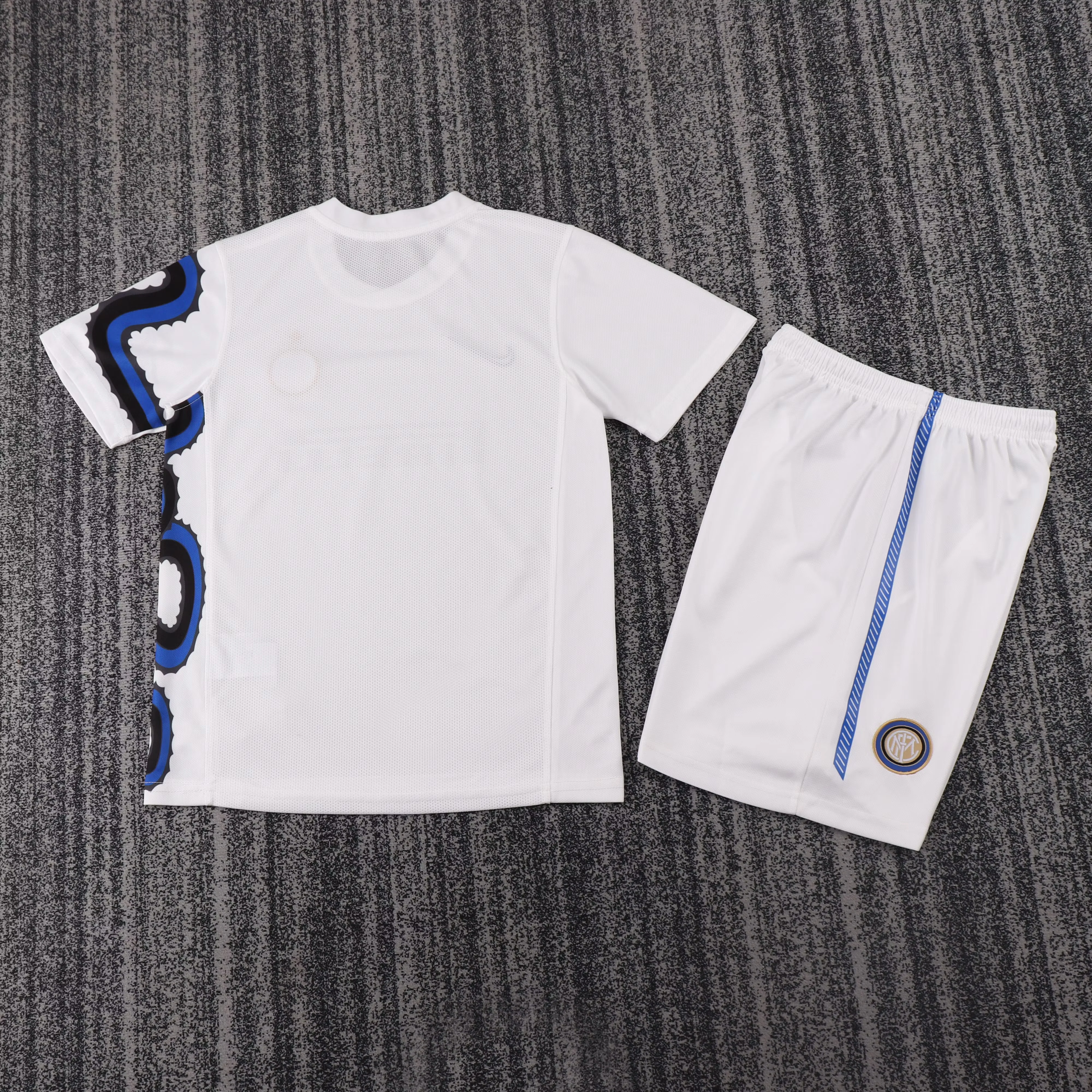 2010 Inter Away Retro Shirt - Kids Size view 2