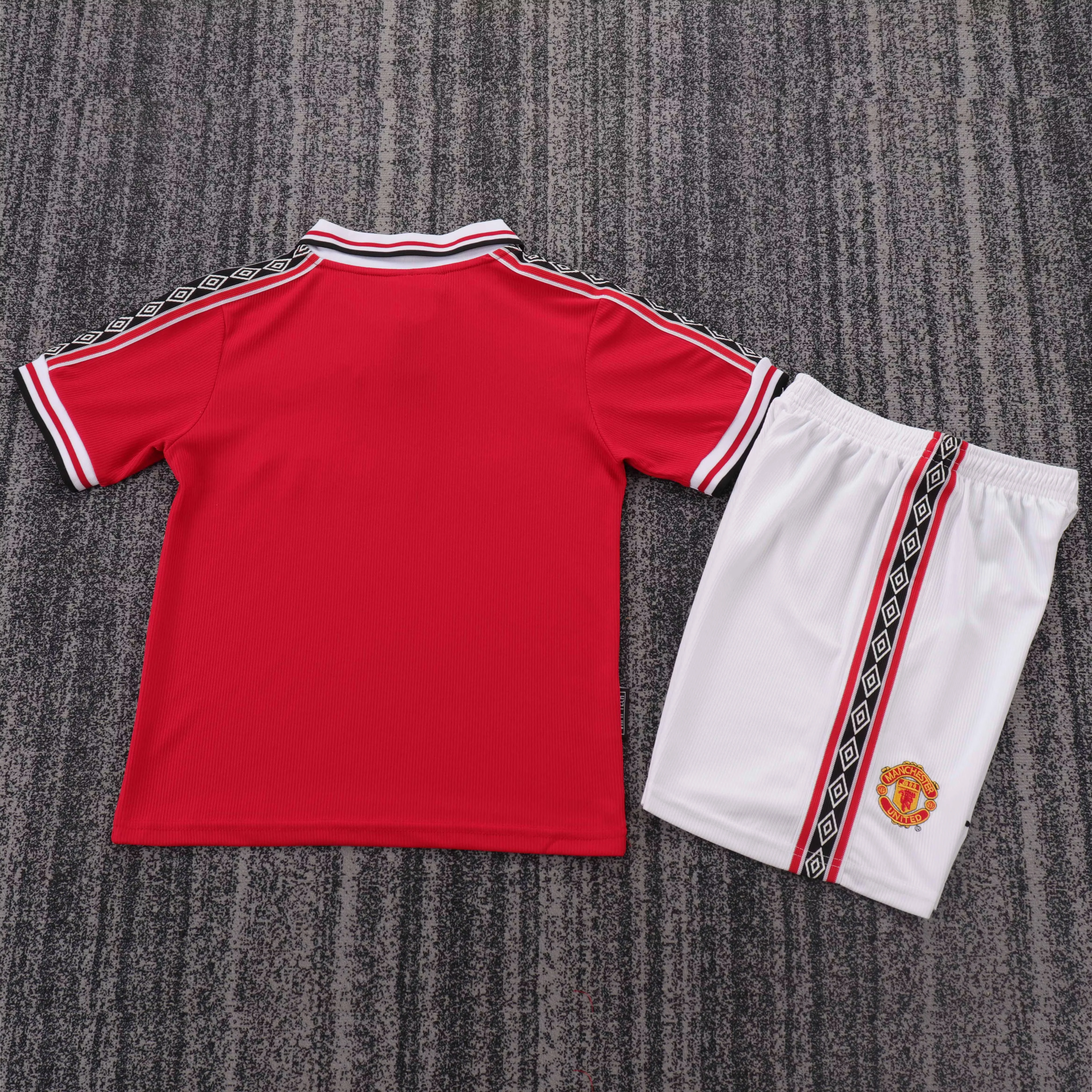 1998-99 Manchester United Home Retro Shirt - Kids view 2