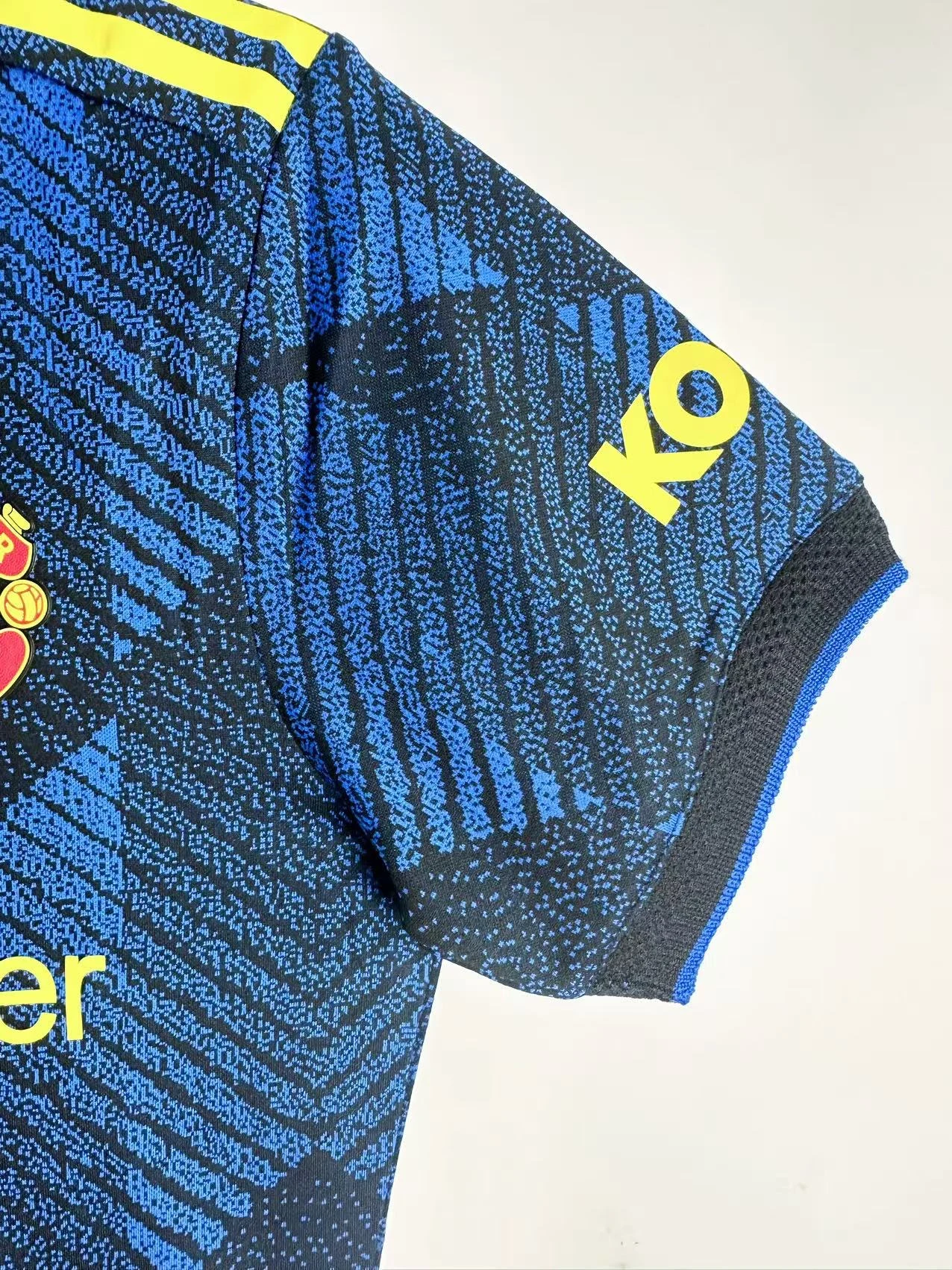 2021-22 Manchester United Away Retro Shirt - Player Edition view 9