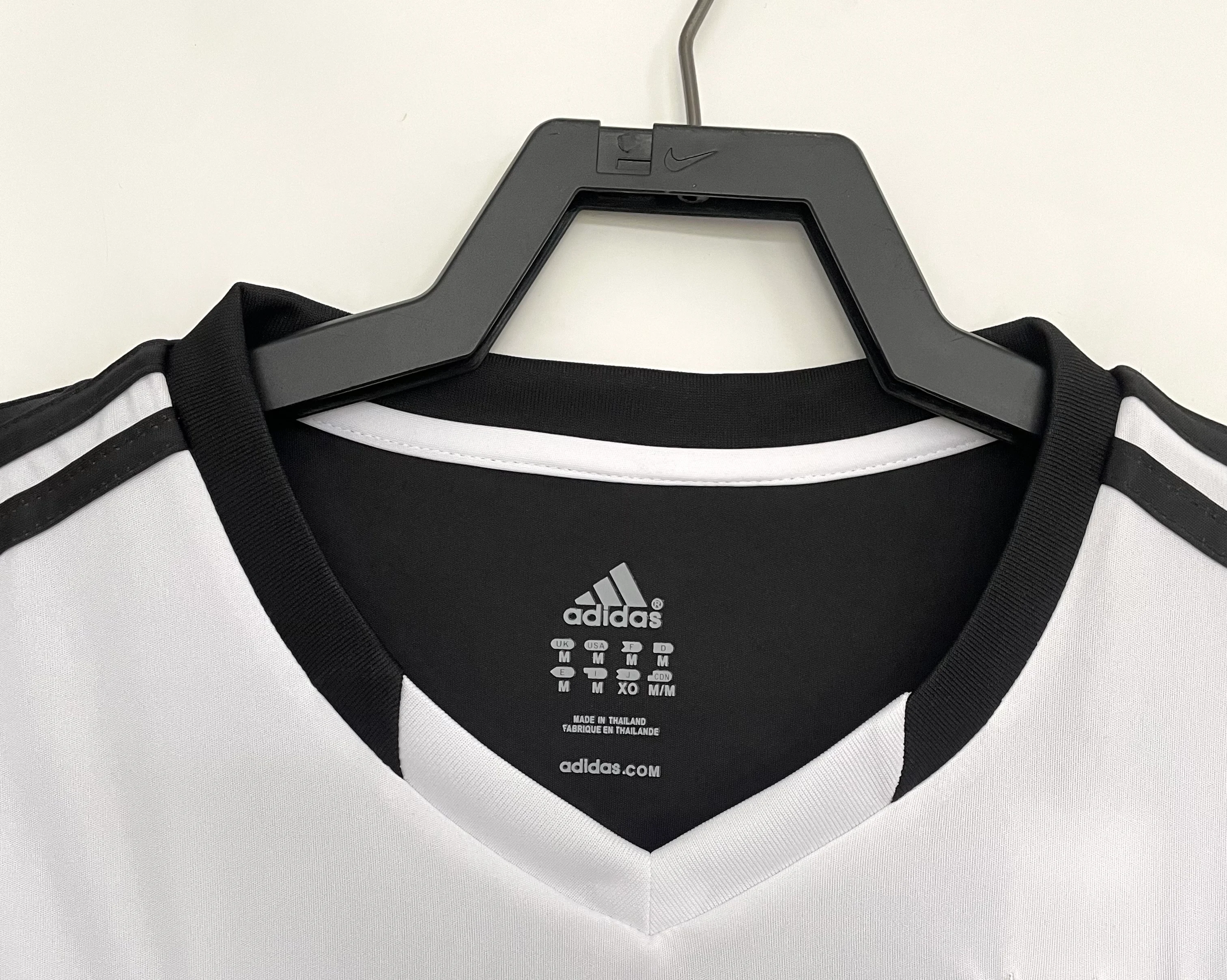 2013-14 Benfica Away Retro Jersey view 9