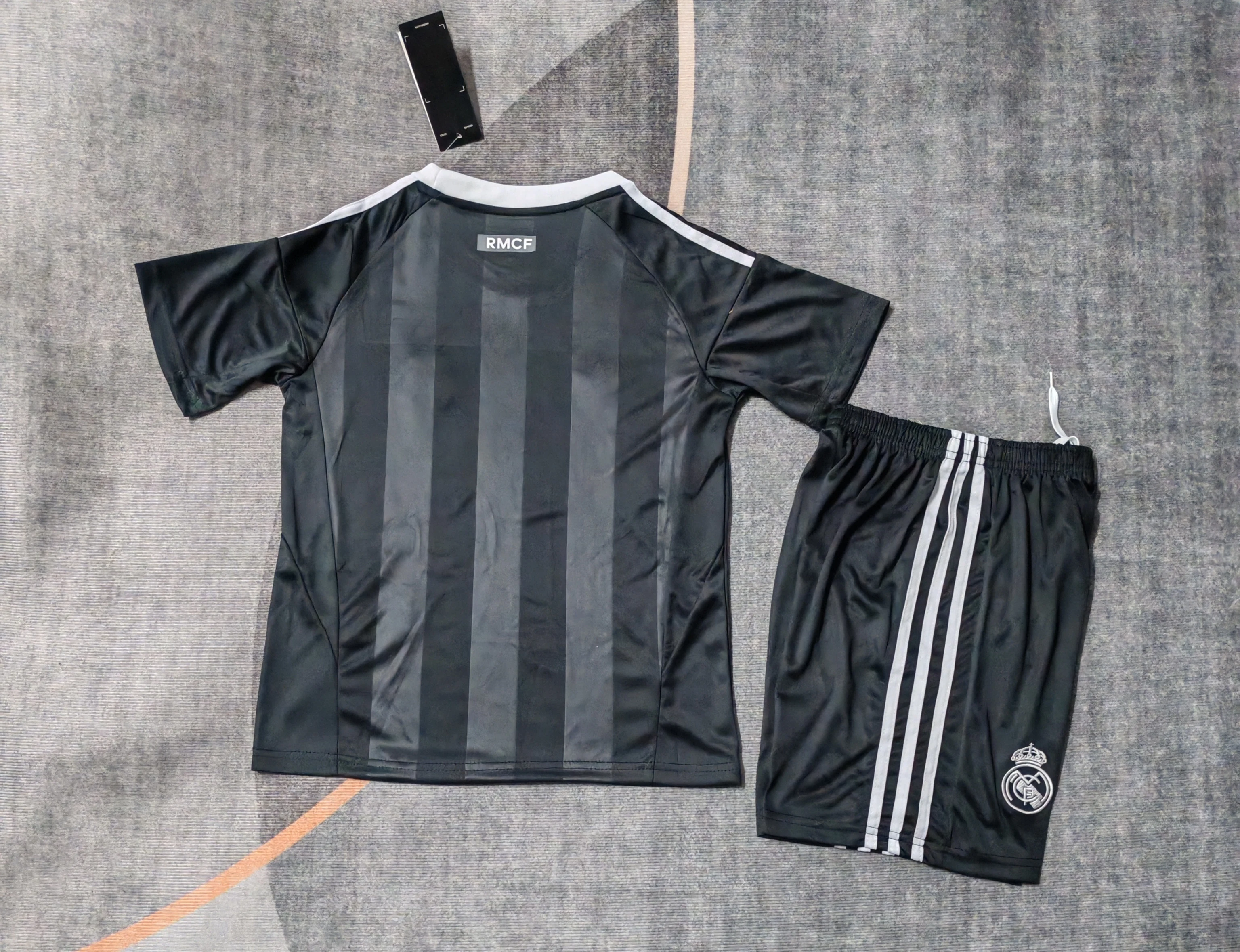 2025-26 Real Madrid Goalkeeper Jersey - Kids' view 2