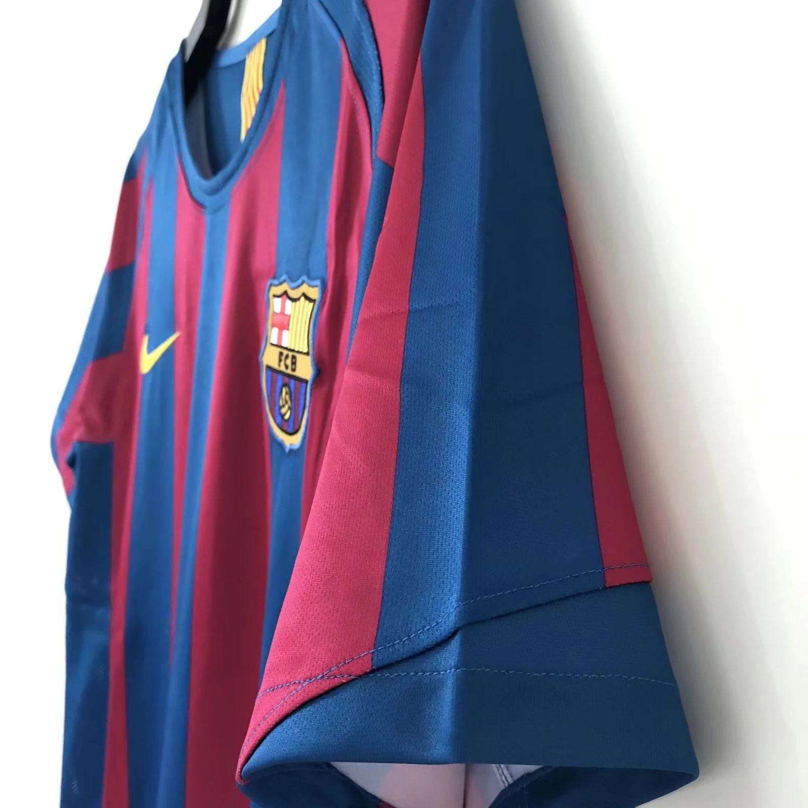 2005-06 Barcelona Home Retro Jersey - League Plate view 7