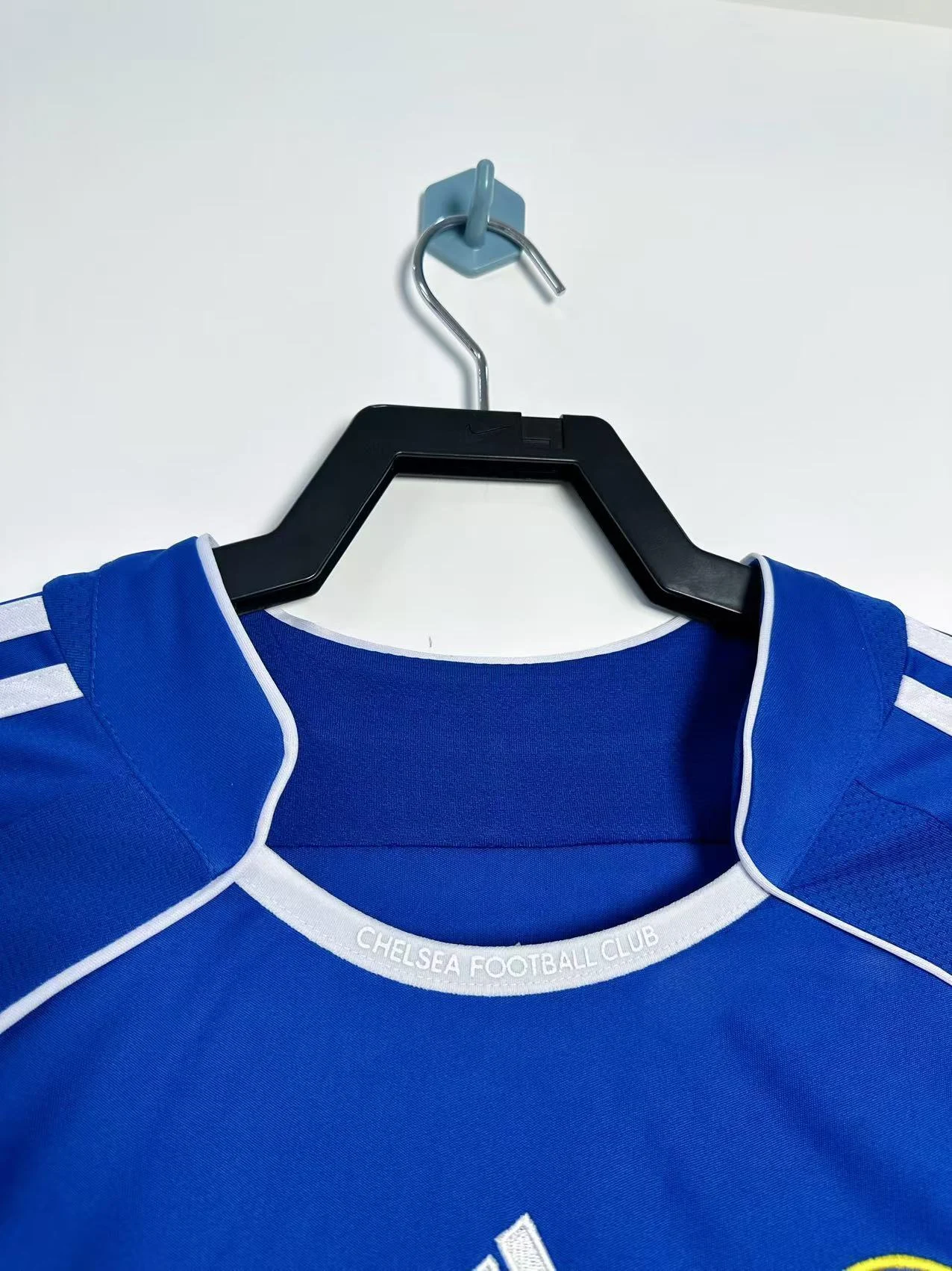 2006–07 Chelsea Home Retro Jersey view 3