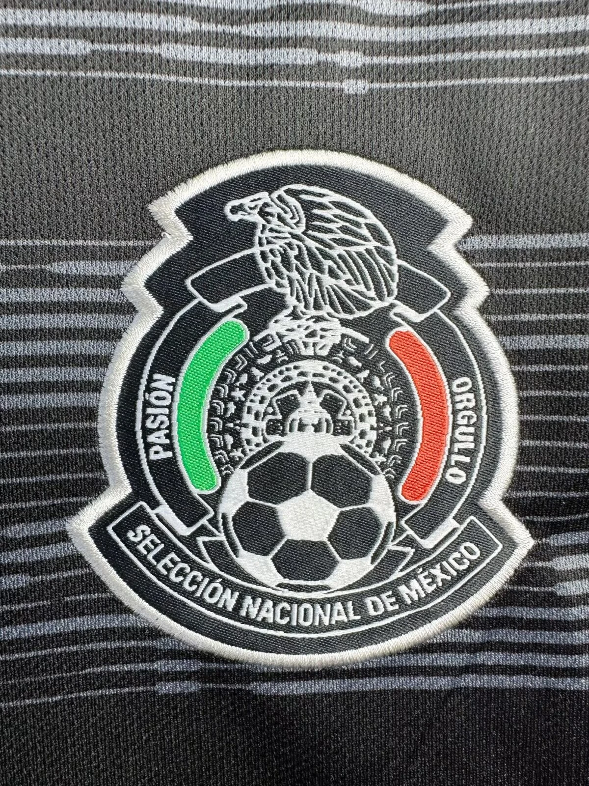 2019 Mexico Home Retro Jersey view 5
